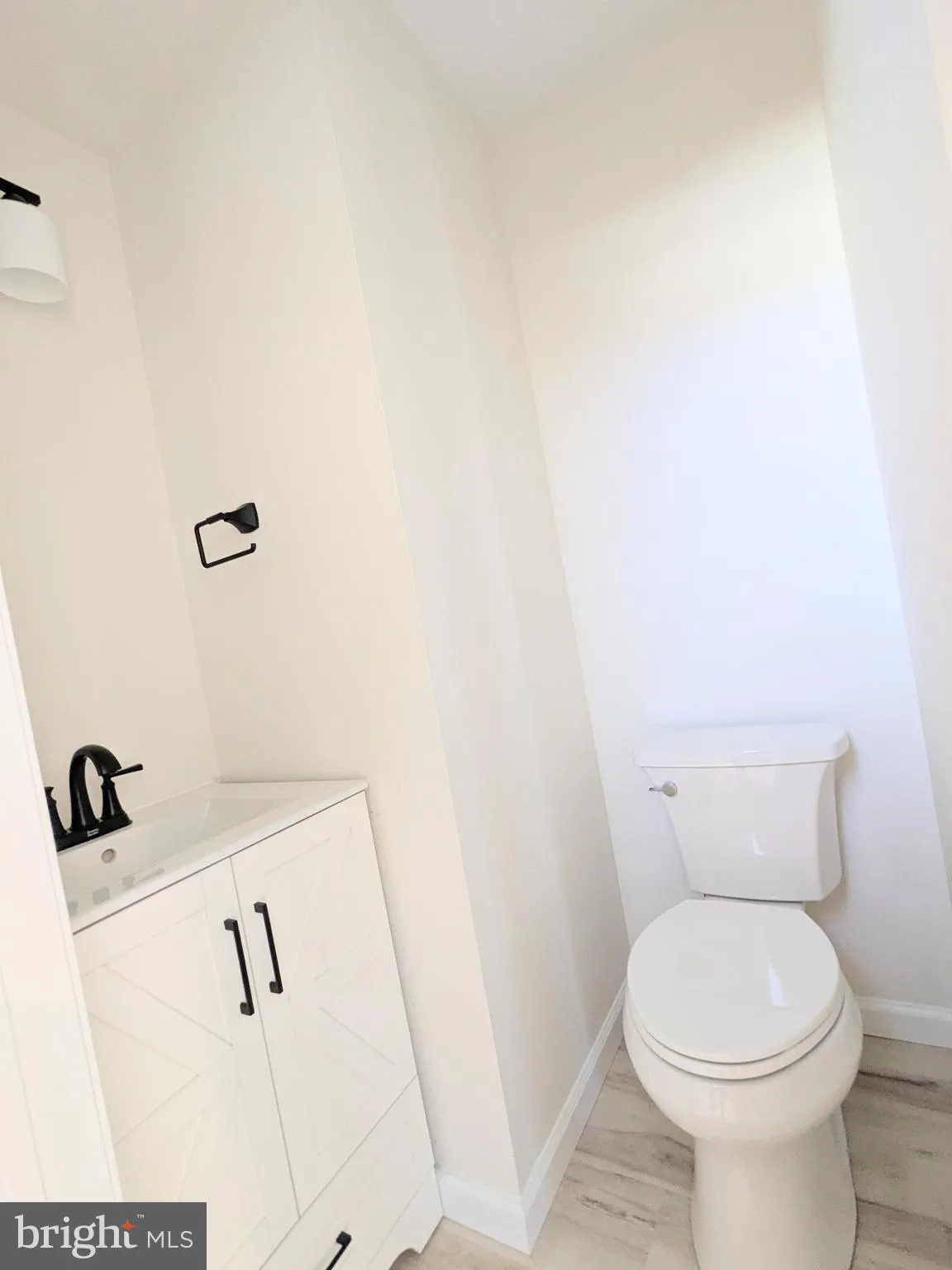 Robbinsville, New Jersey 08691, United States, 3 Bedrooms Bedrooms, ,3 BathroomsBathrooms,Residential,Pending,77900