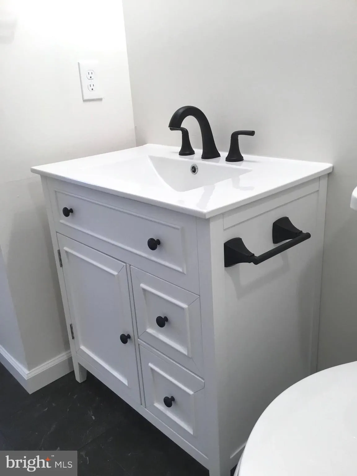 Robbinsville, New Jersey 08691, United States, 3 Bedrooms Bedrooms, ,3 BathroomsBathrooms,Residential,Pending,77900