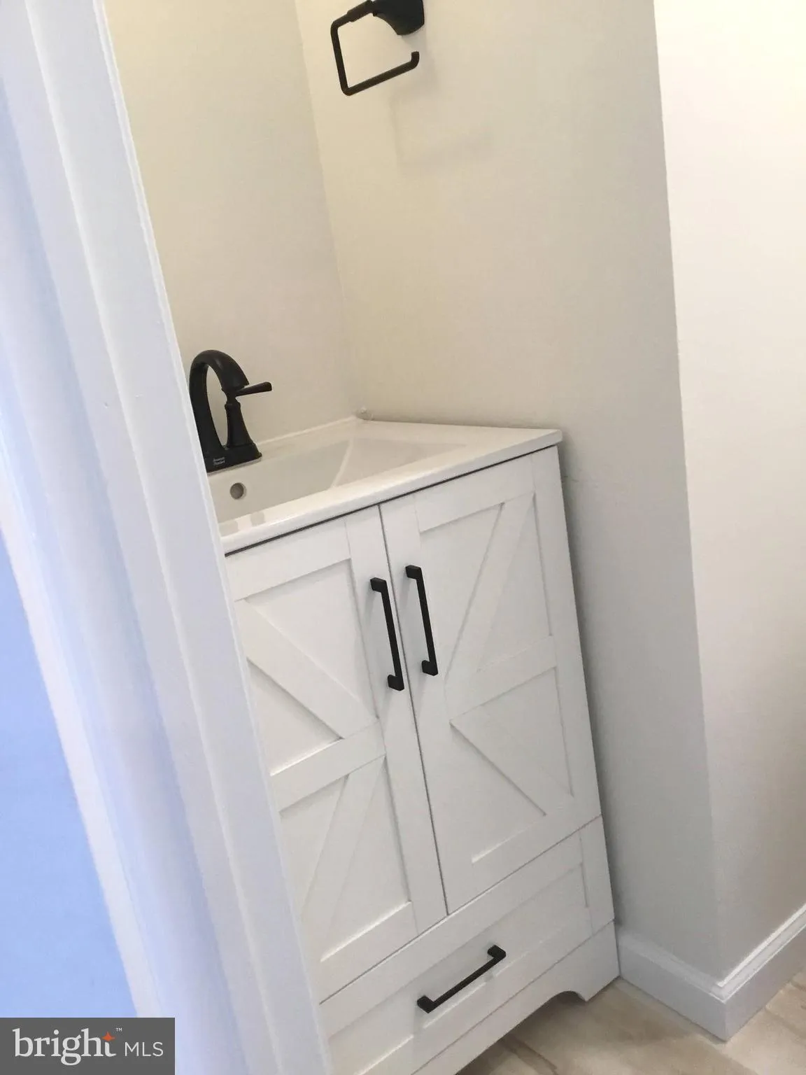 Robbinsville, New Jersey 08691, United States, 3 Bedrooms Bedrooms, ,3 BathroomsBathrooms,Residential,Pending,77900