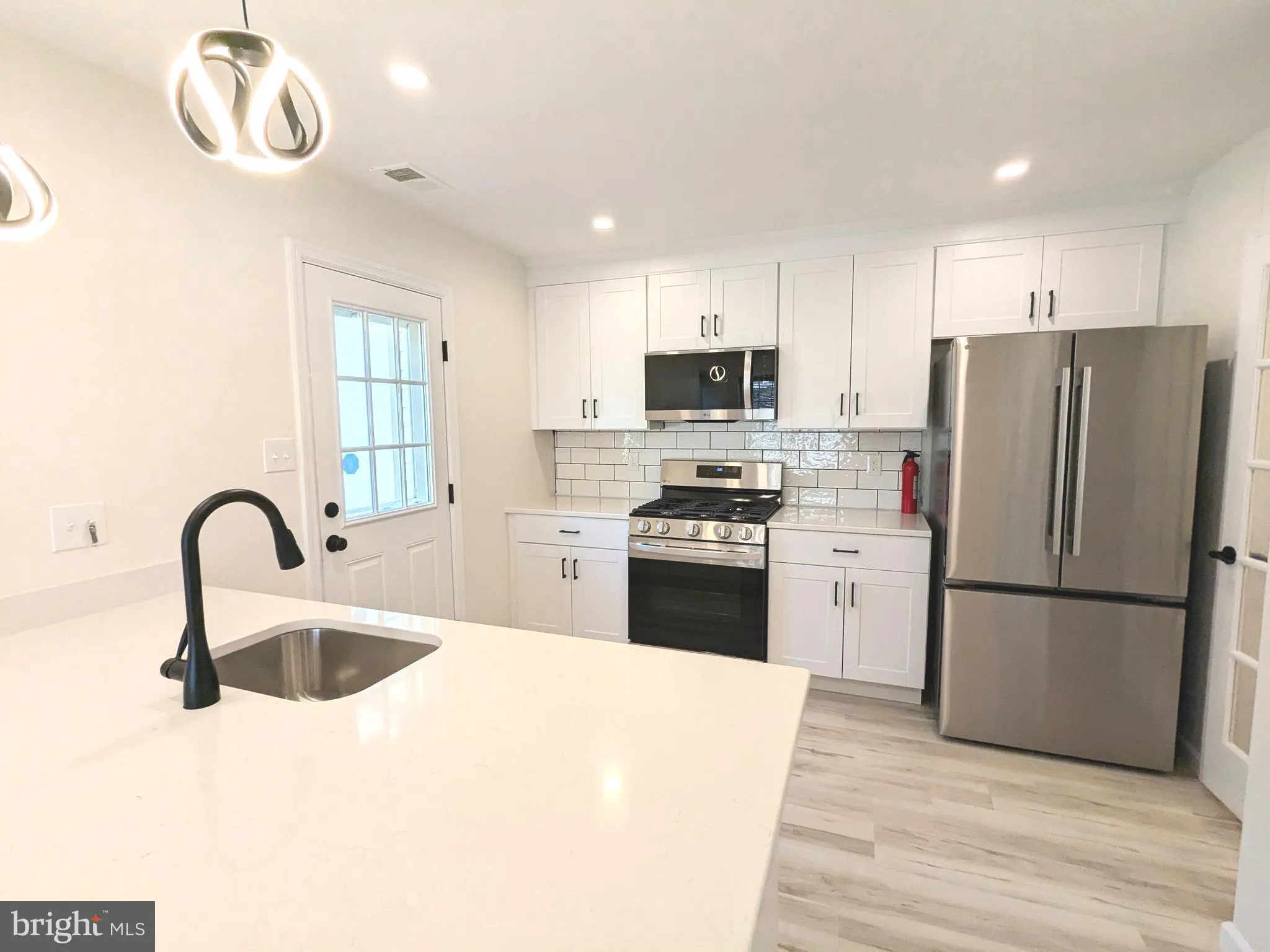 Robbinsville, New Jersey 08691, United States, 3 Bedrooms Bedrooms, ,3 BathroomsBathrooms,Residential,Pending,77900