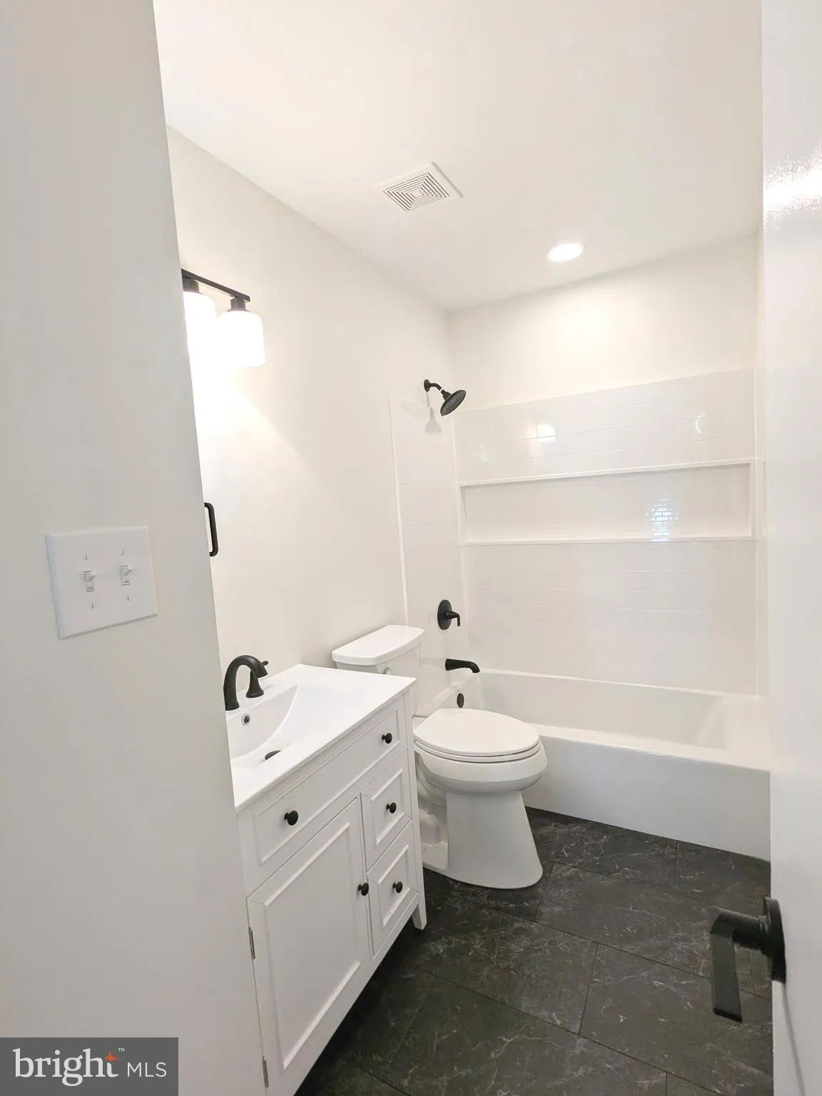 Robbinsville, New Jersey 08691, United States, 3 Bedrooms Bedrooms, ,3 BathroomsBathrooms,Residential,Pending,77900