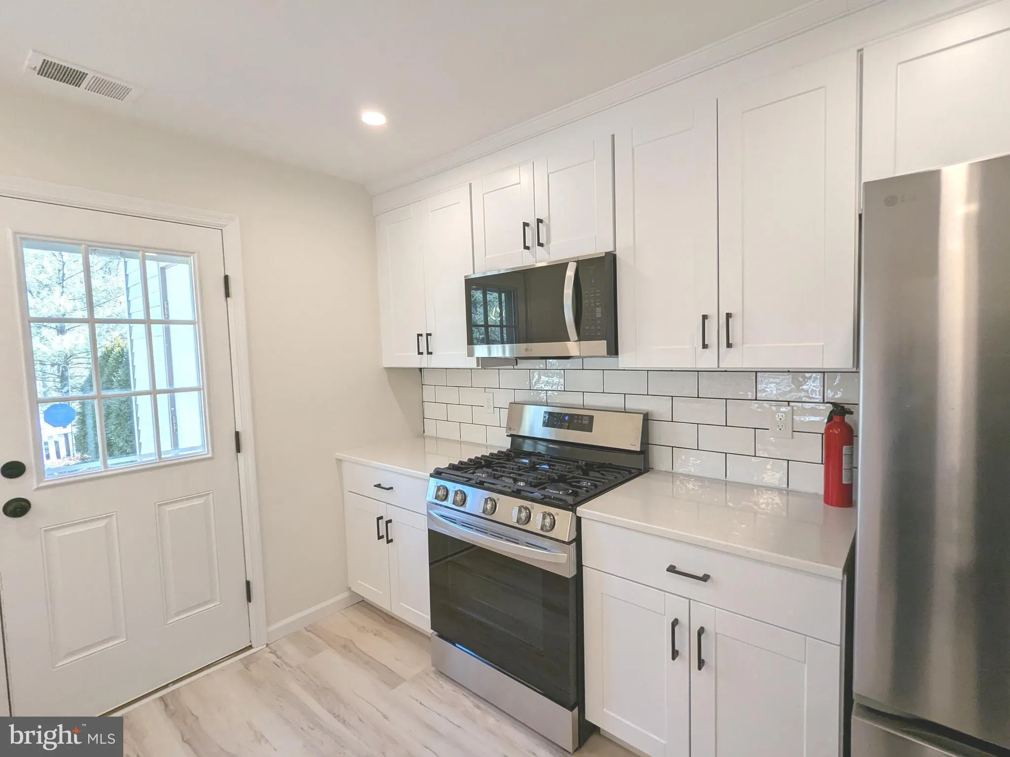 Robbinsville, New Jersey 08691, United States, 3 Bedrooms Bedrooms, ,3 BathroomsBathrooms,Residential,Pending,77900