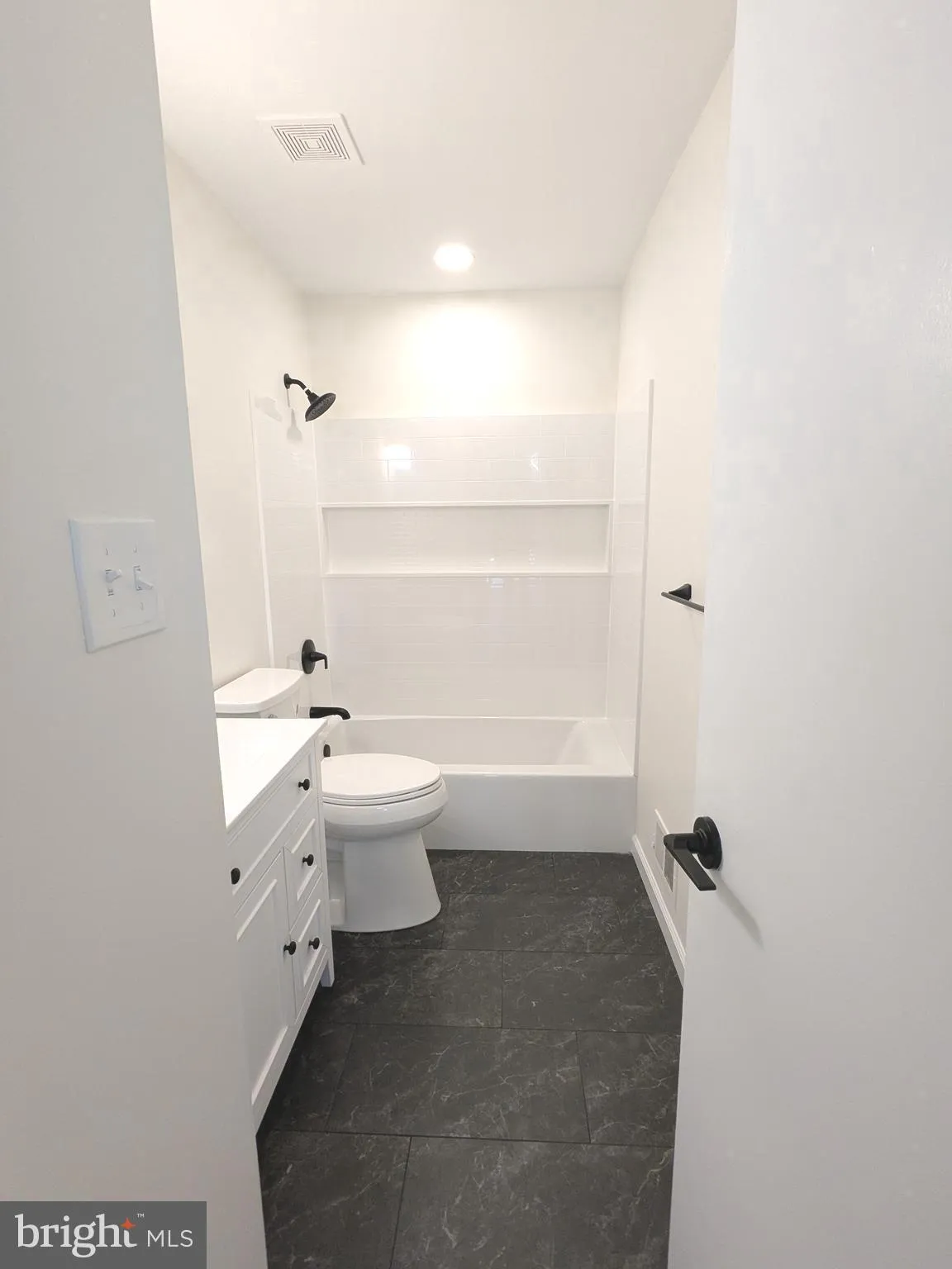 Robbinsville, New Jersey 08691, United States, 3 Bedrooms Bedrooms, ,3 BathroomsBathrooms,Residential,Pending,77900