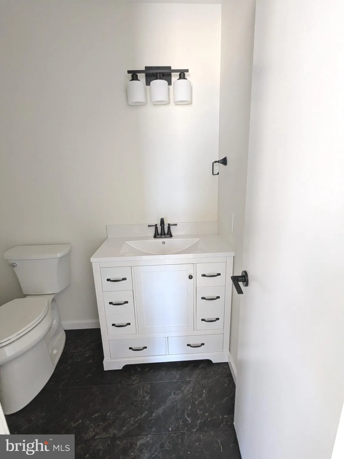 Robbinsville, New Jersey 08691, United States, 3 Bedrooms Bedrooms, ,3 BathroomsBathrooms,Residential,Pending,77900