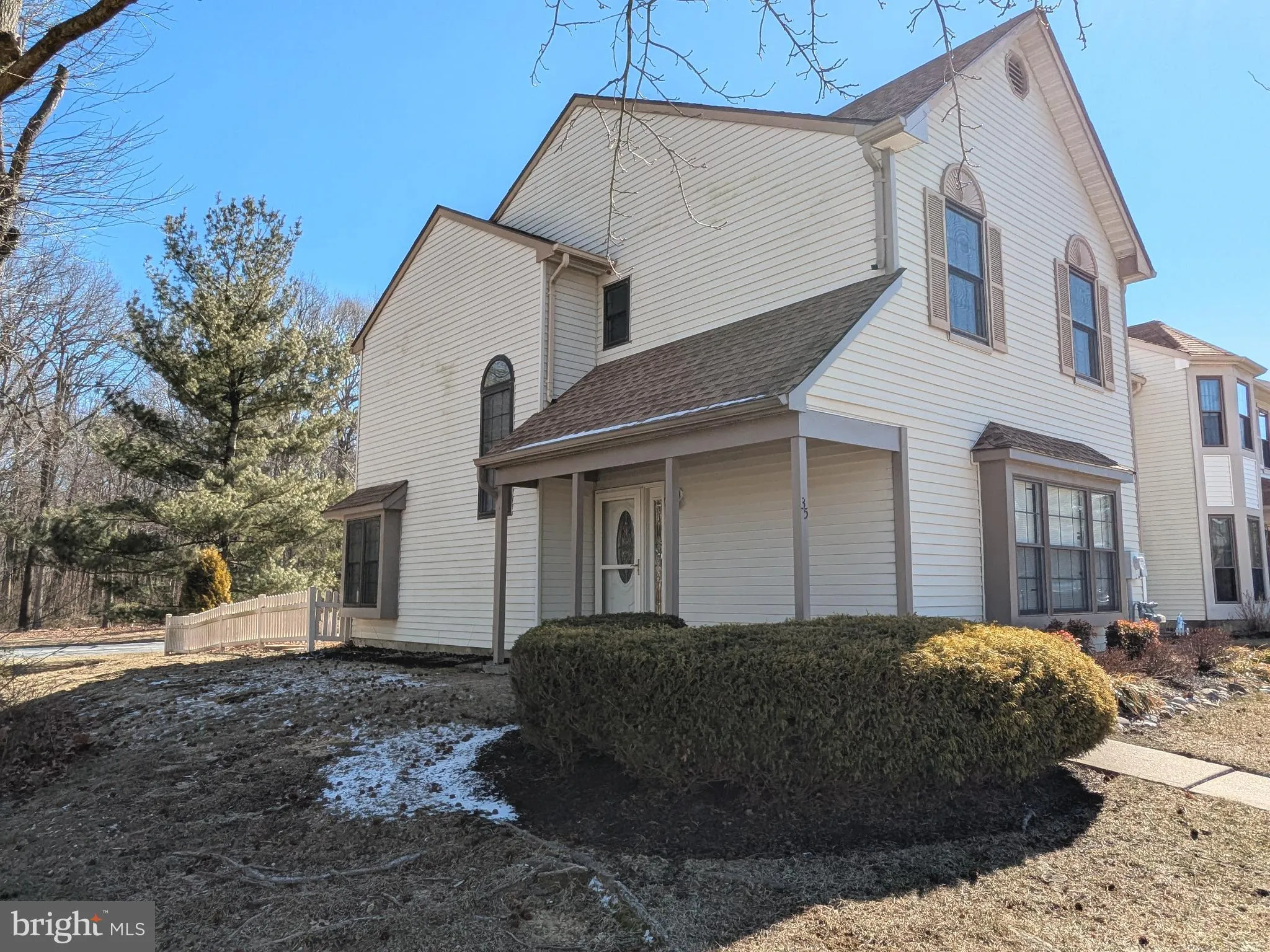 Robbinsville, New Jersey 08691, United States, 3 Bedrooms Bedrooms, ,3 BathroomsBathrooms,Residential,Pending,77900