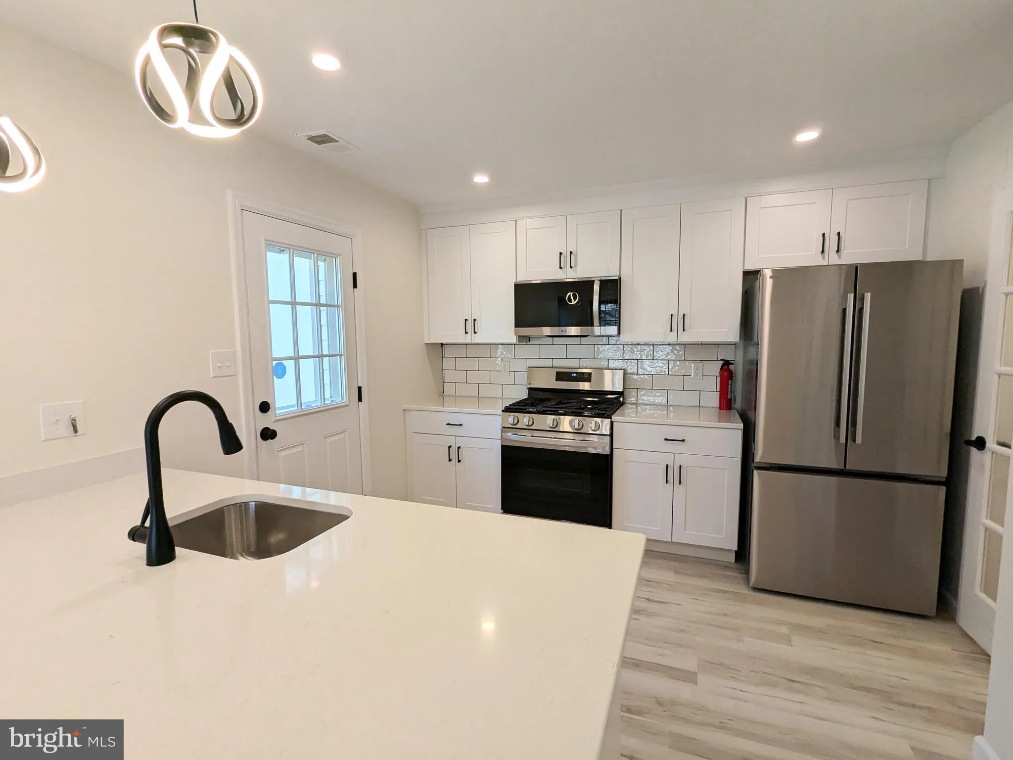 Robbinsville, New Jersey 08691, United States, 3 Bedrooms Bedrooms, ,3 BathroomsBathrooms,Residential,Pending,77900