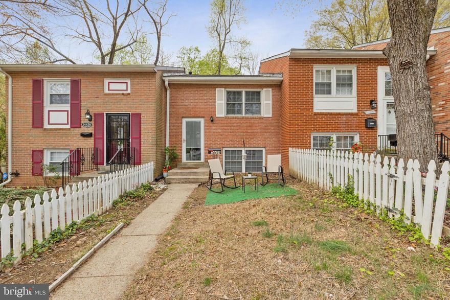 Don't miss this 3-bedroom, 1.5-bathroom townhouse nestled in the heart of Dale City. Convenient to all of Woodbridge and just minutes from I95, commuter lots, and the VRE! Updated as follows, 2025 full bathroom remodel, 2019 roof, 2021 hot water heater, 2022 stove, 2023 dryer, whole house paint is less than 2 years old, new floors in hallways and downstairs bathroom.