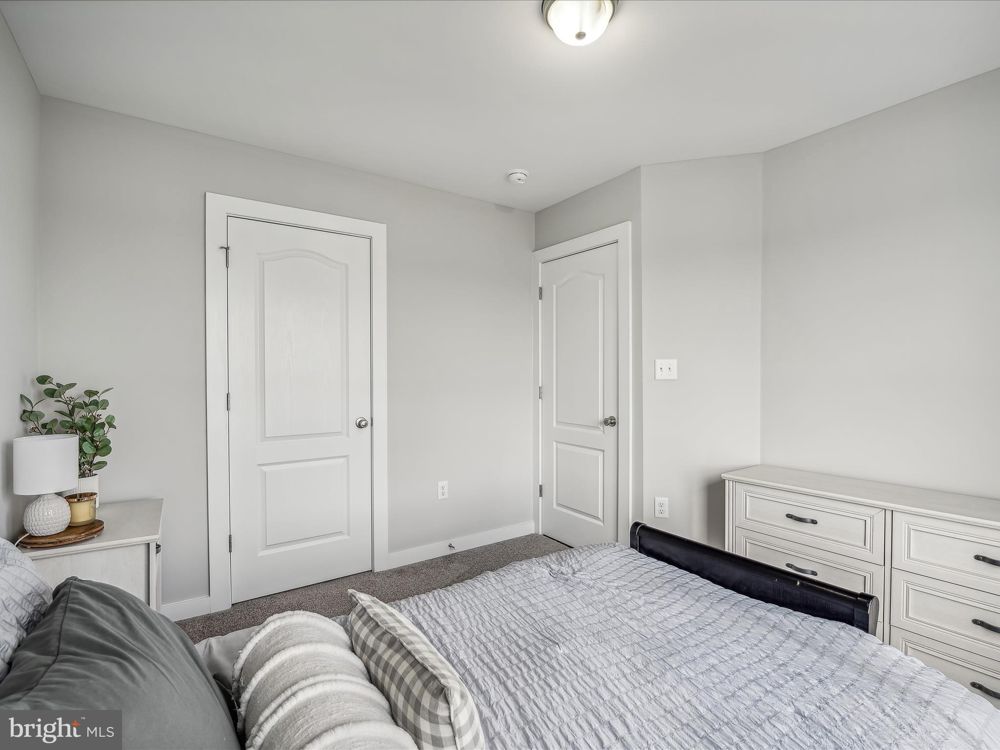 PEBBLE RIDGE - Residential