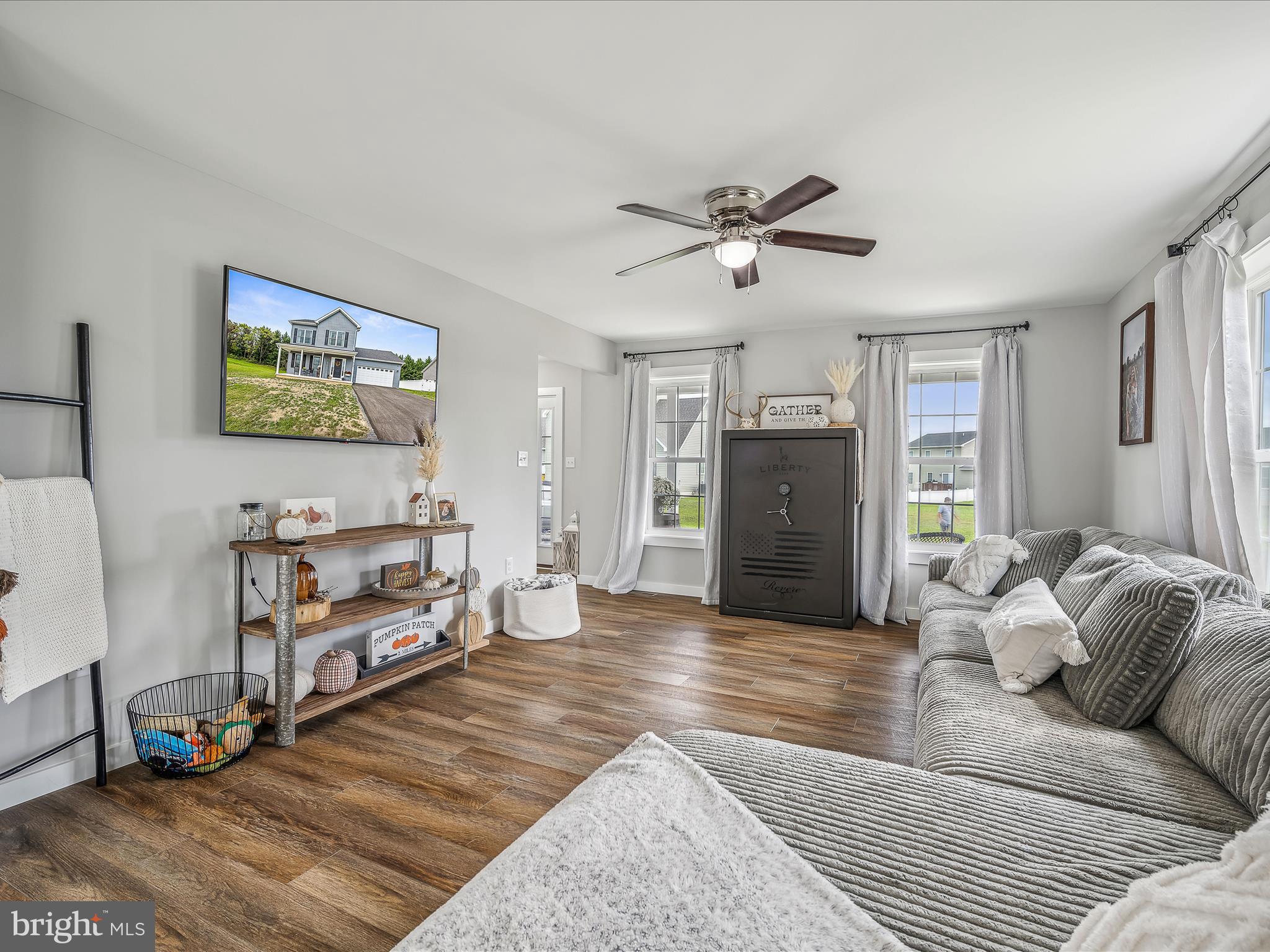 PEBBLE RIDGE - Residential