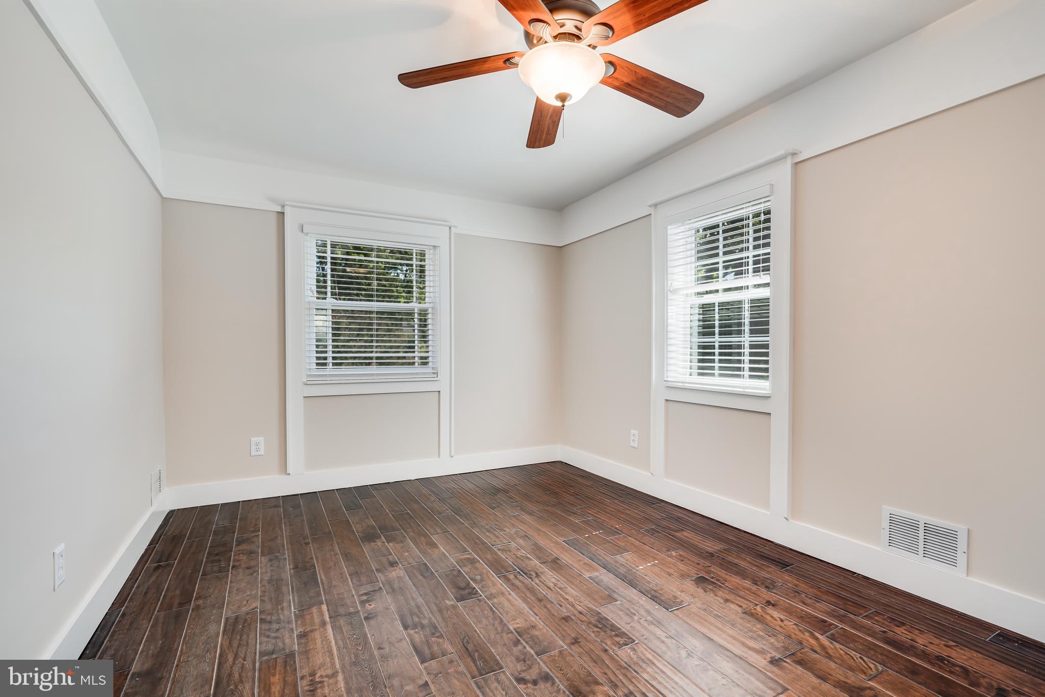 LORCOM GROVE - Residential