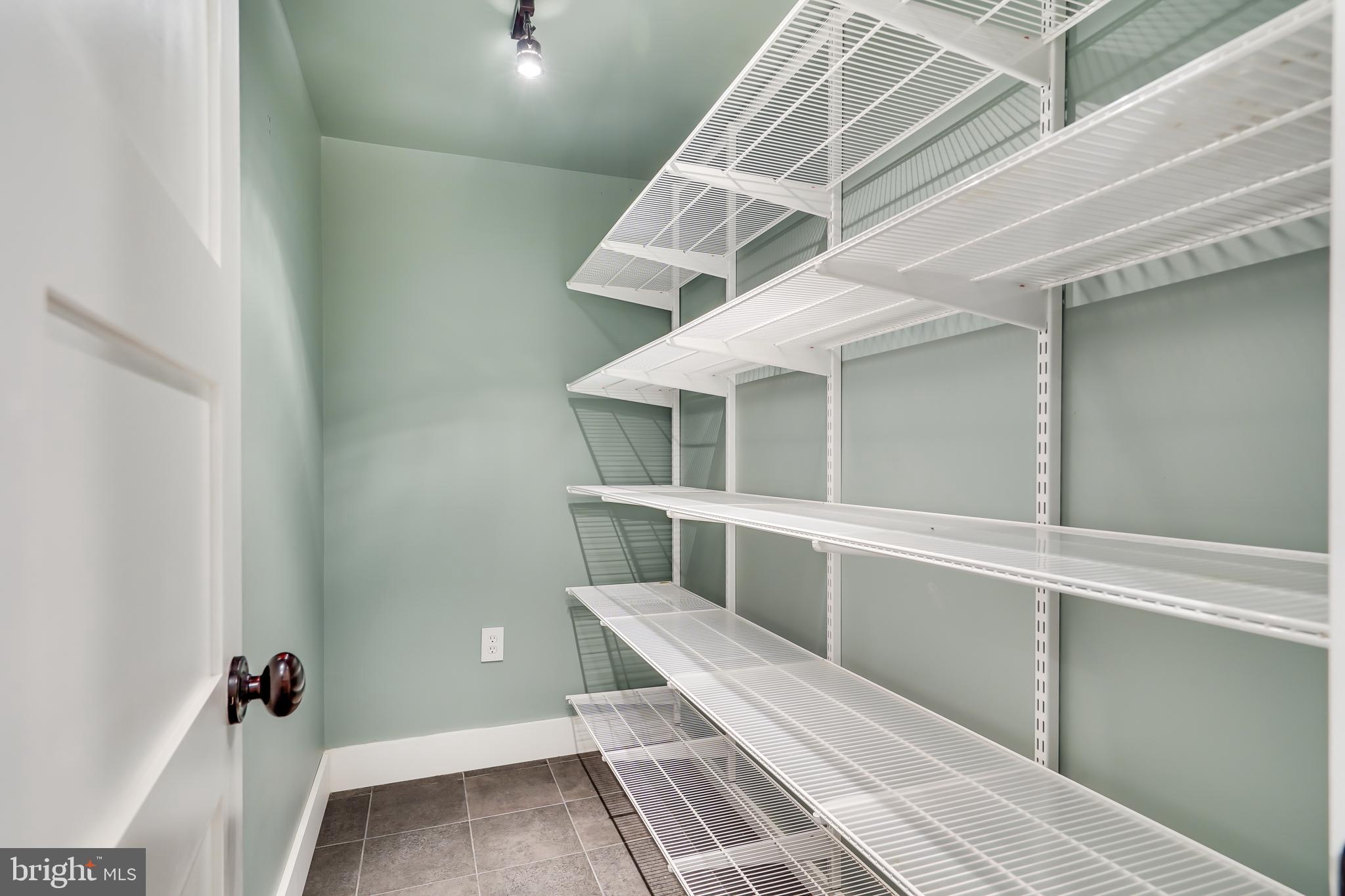 LORCOM GROVE - Residential