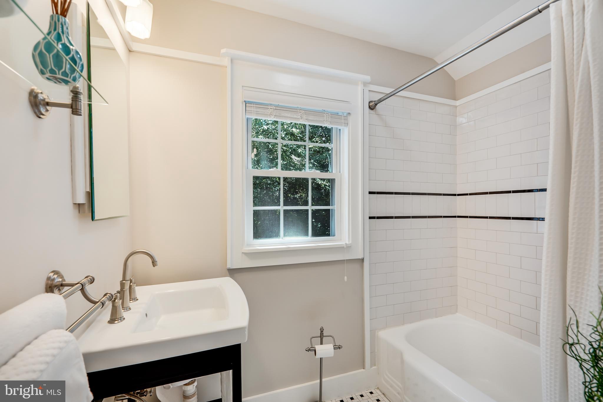 LORCOM GROVE - Residential