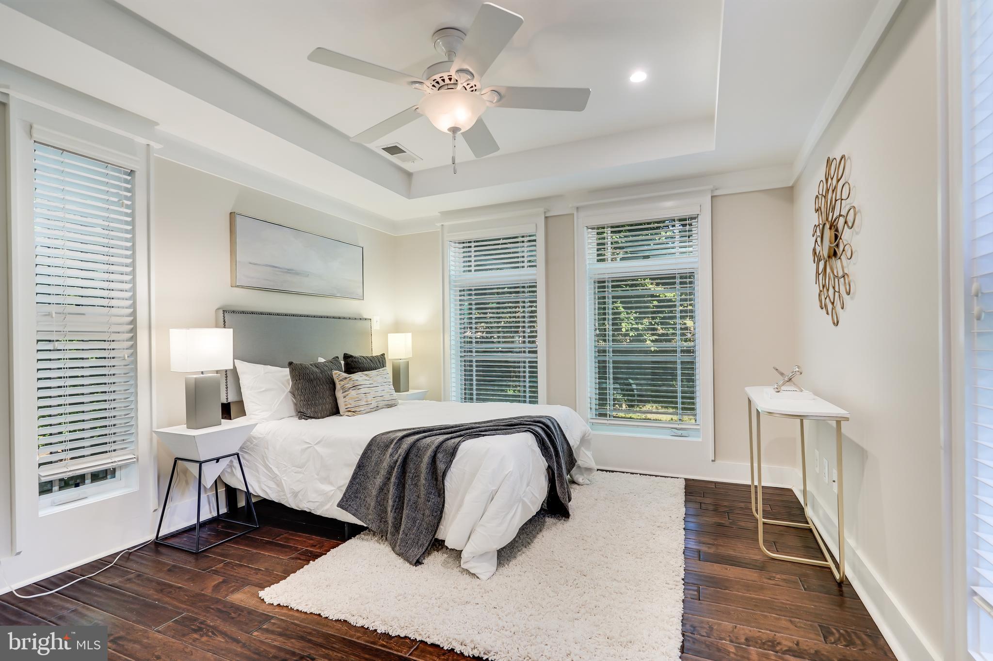 LORCOM GROVE - Residential