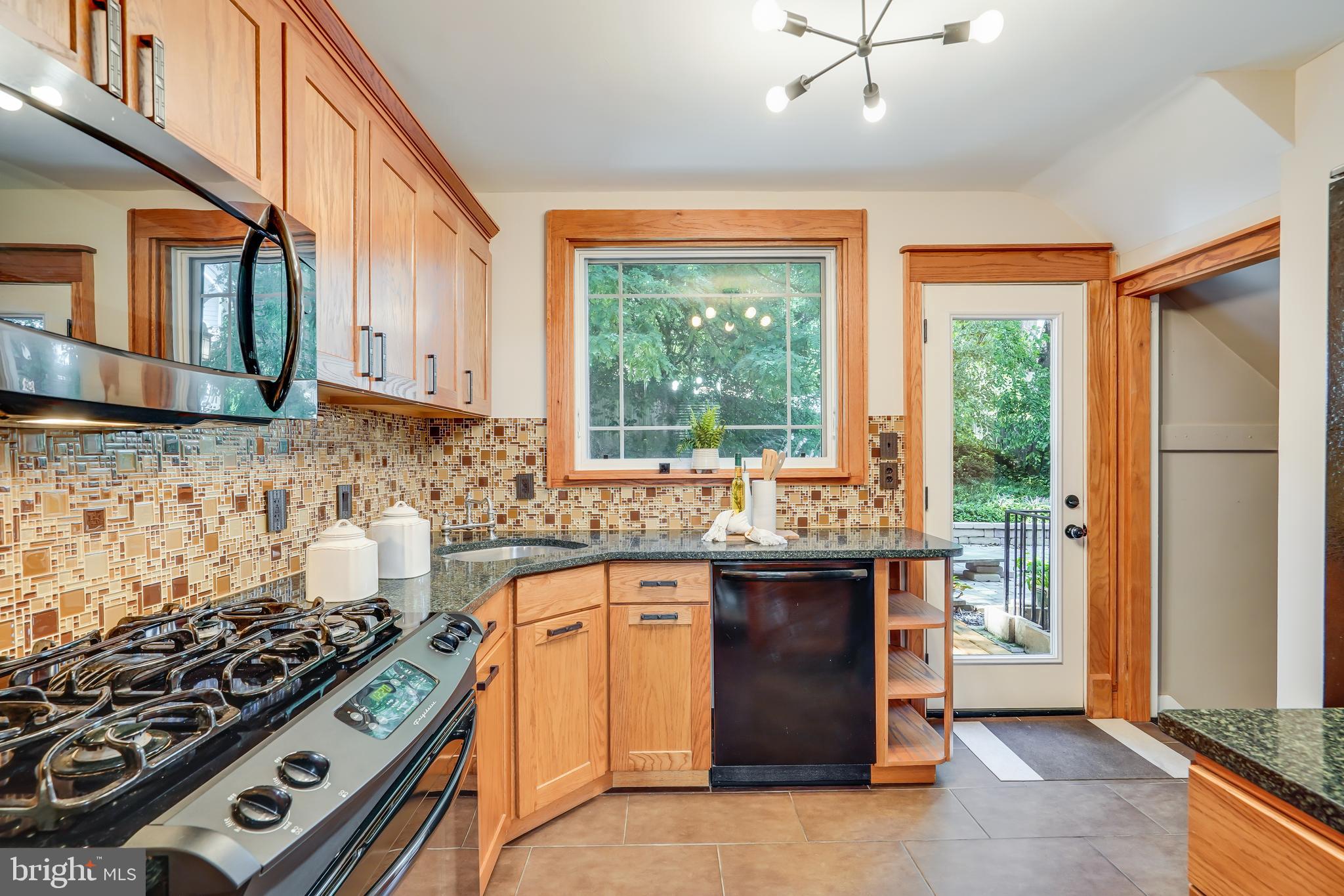 LORCOM GROVE - Residential