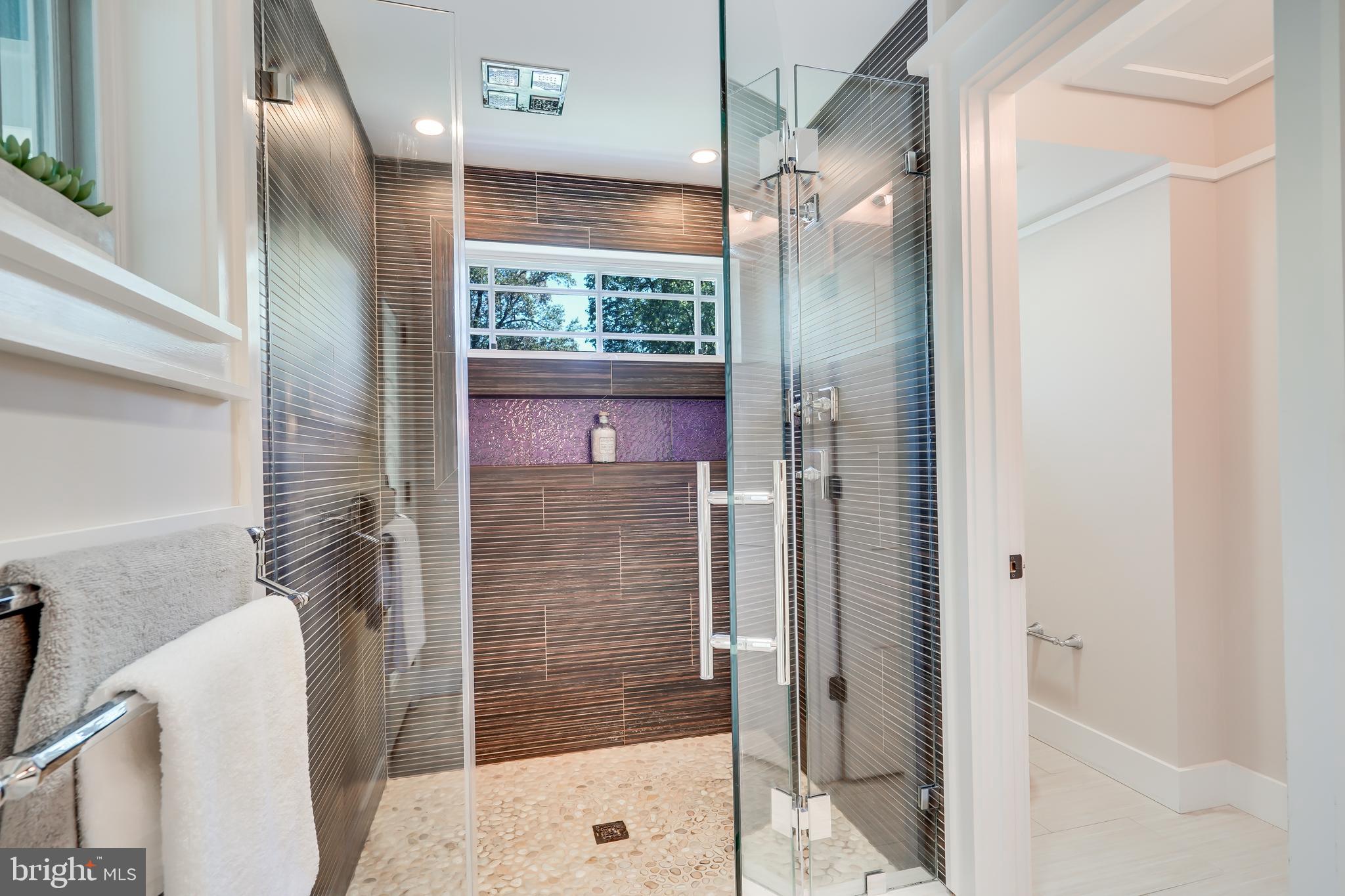 LORCOM GROVE - Residential