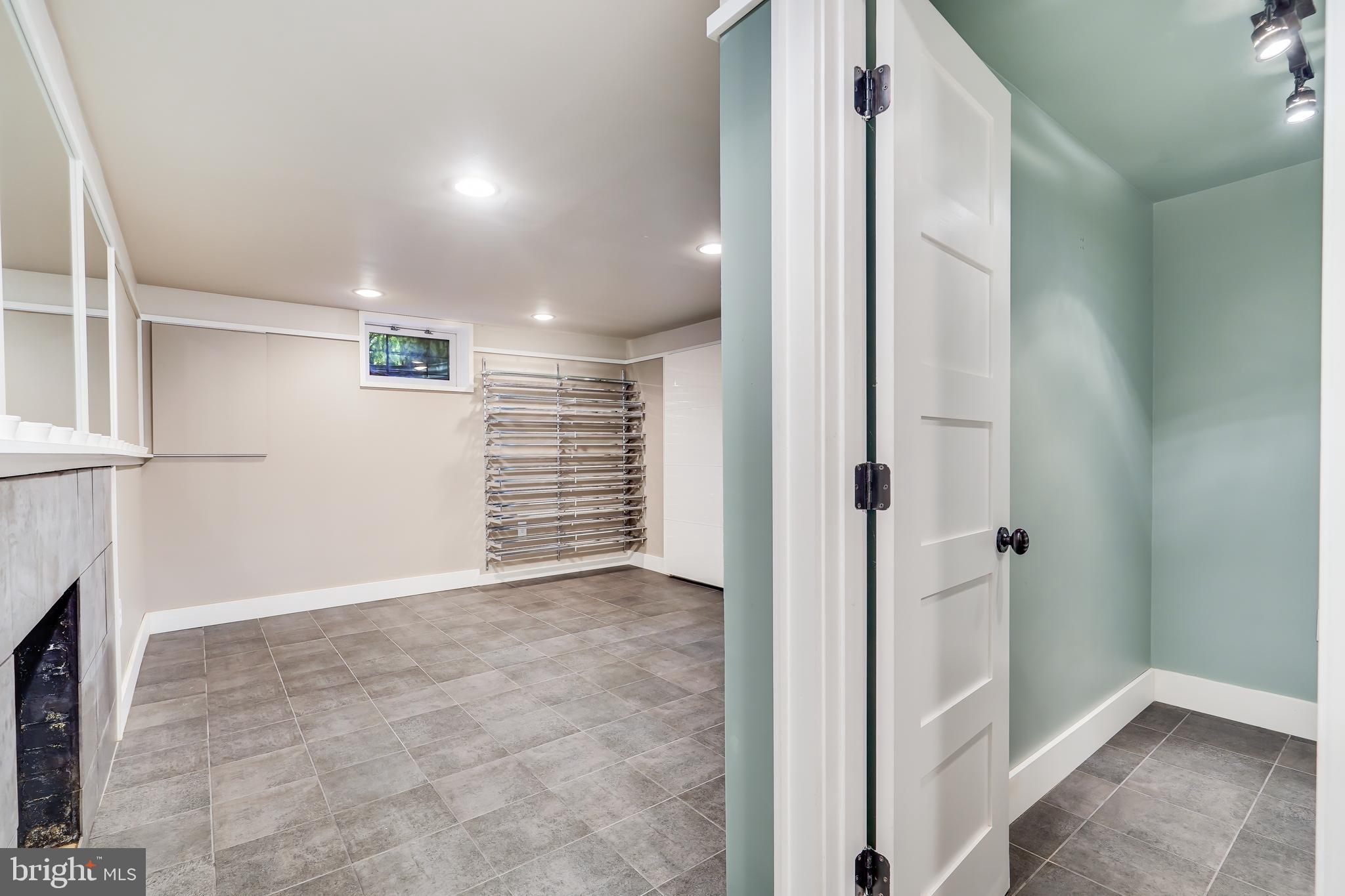 LORCOM GROVE - Residential