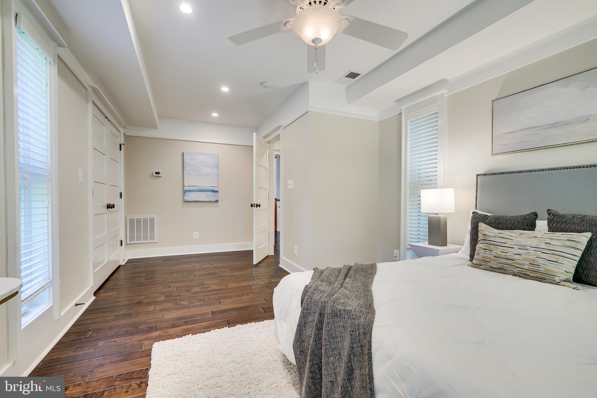 LORCOM GROVE - Residential