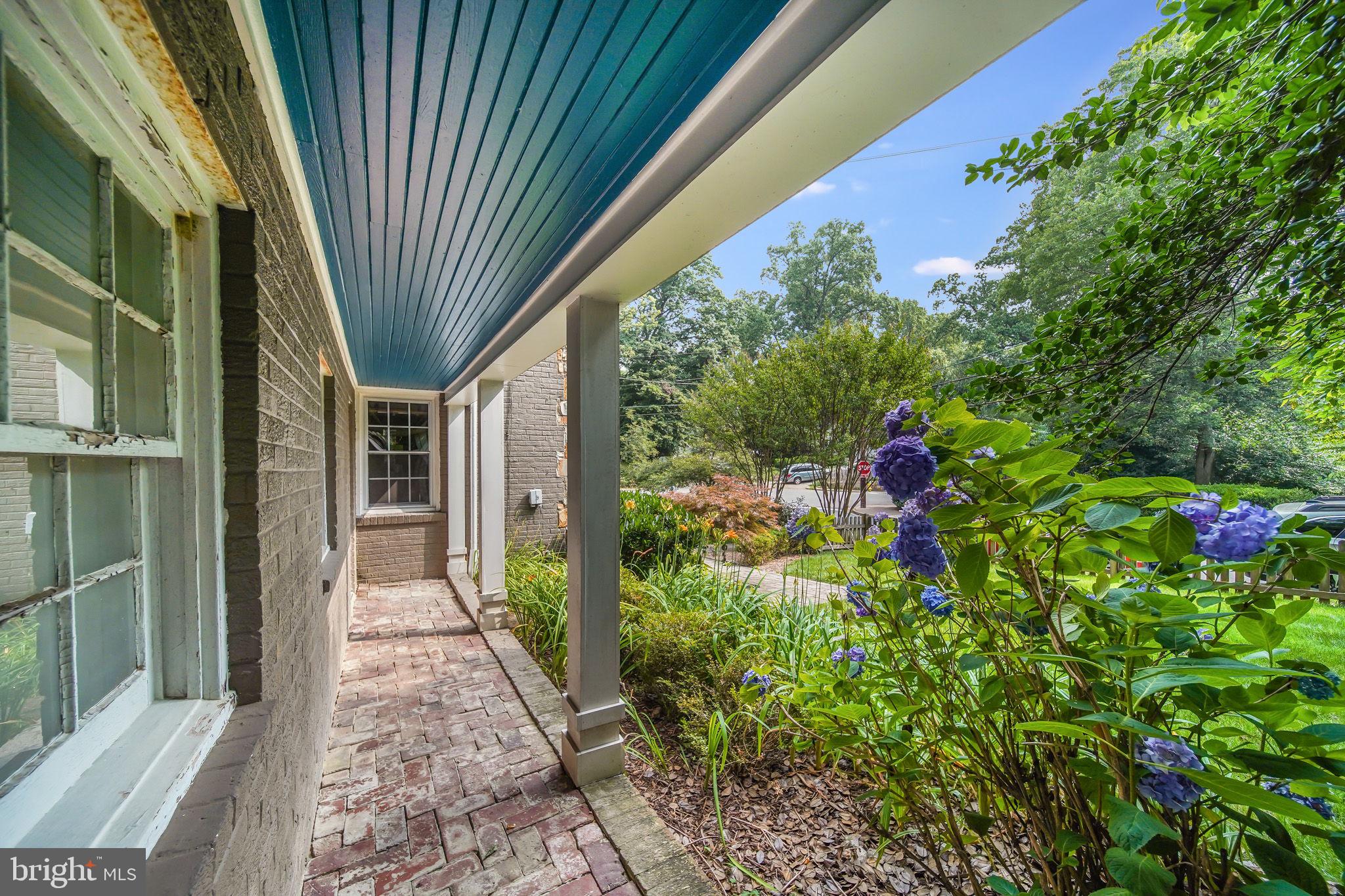 LORCOM GROVE - Residential