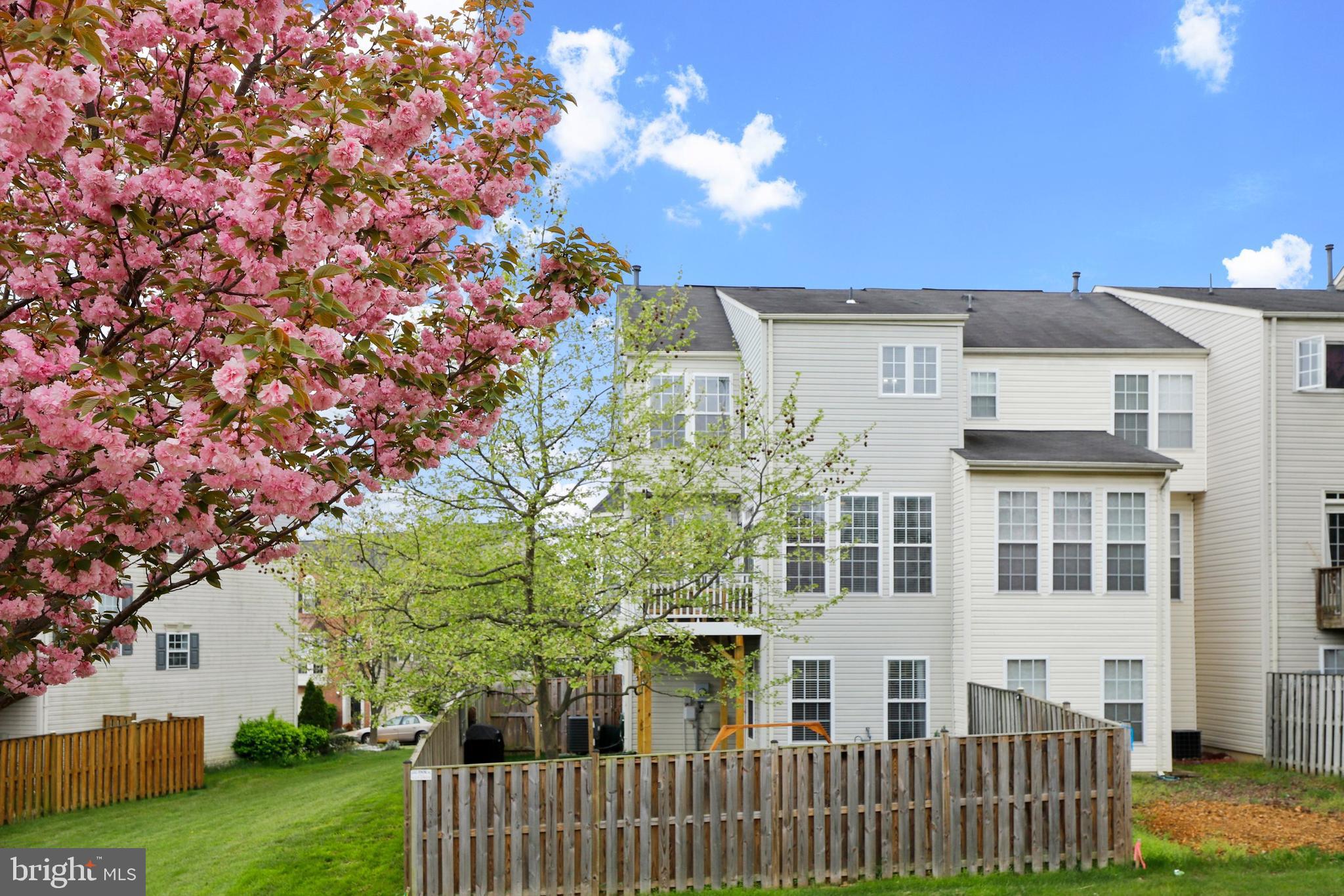 RIVERSIDE STATION - Residential