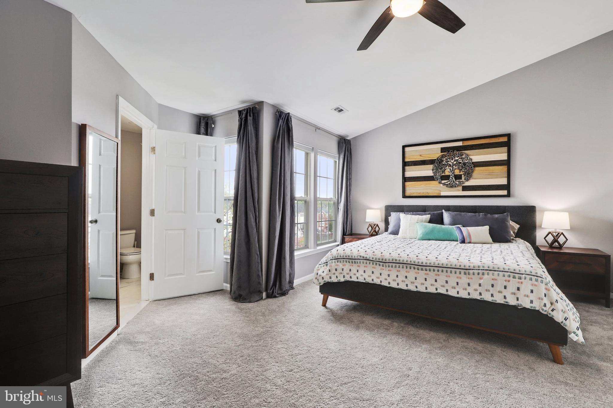 RIVERSIDE STATION - Residential