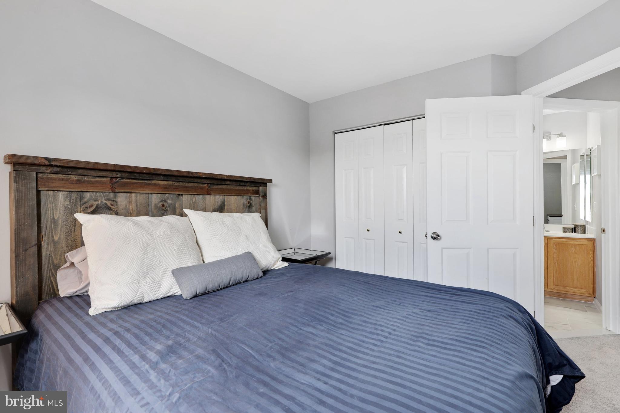 RIVERSIDE STATION - Residential