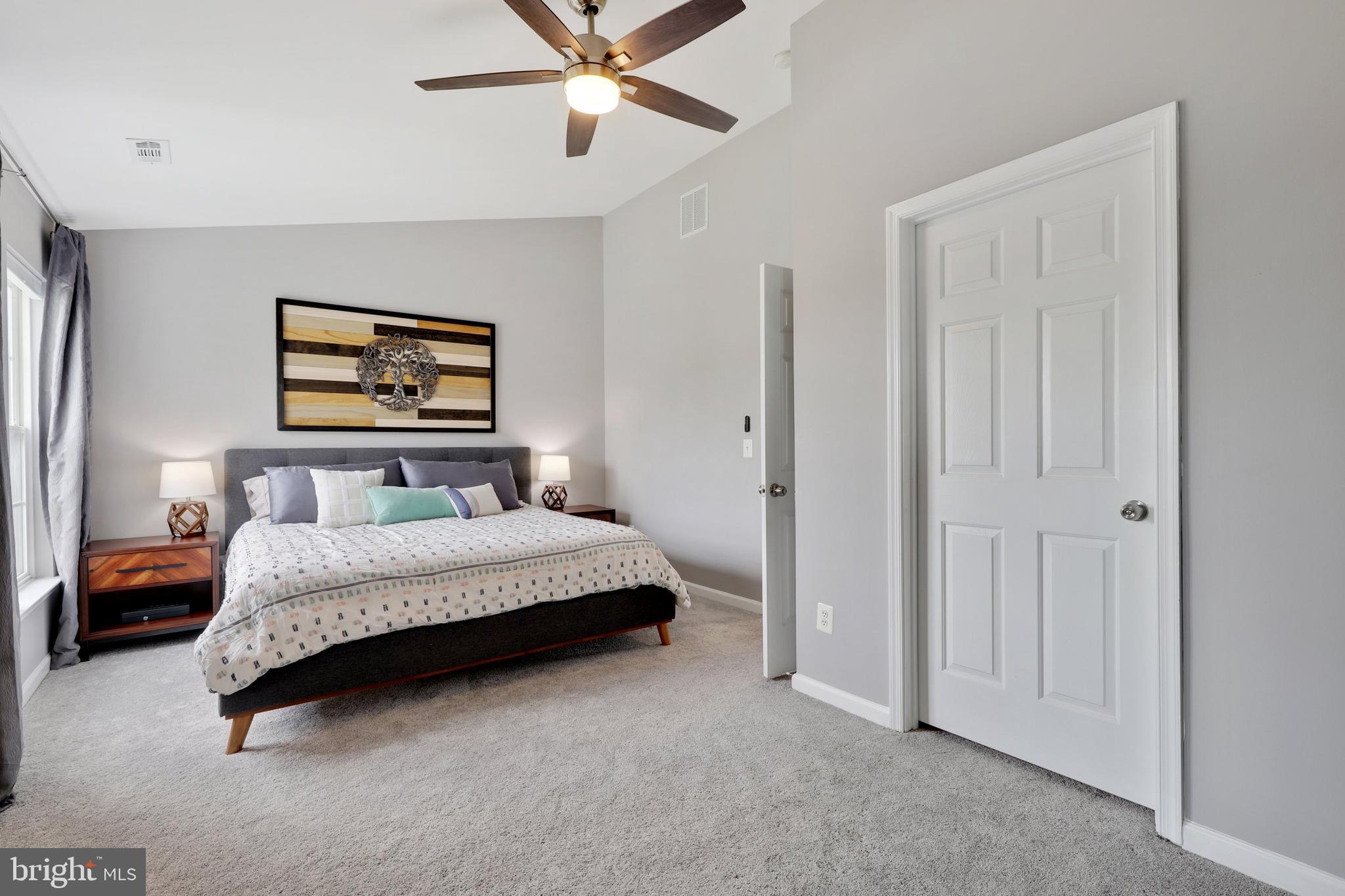 RIVERSIDE STATION - Residential