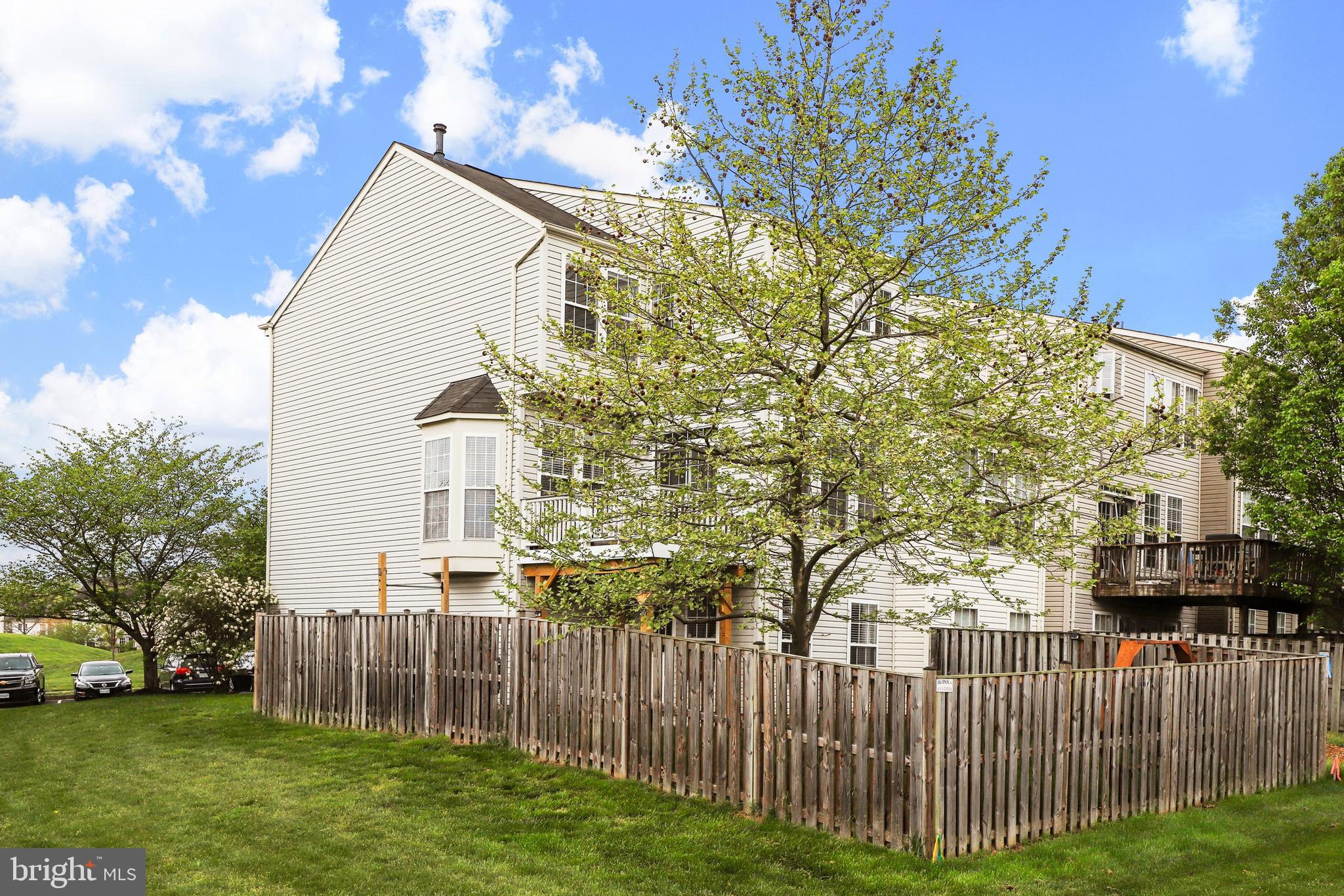 RIVERSIDE STATION - Residential