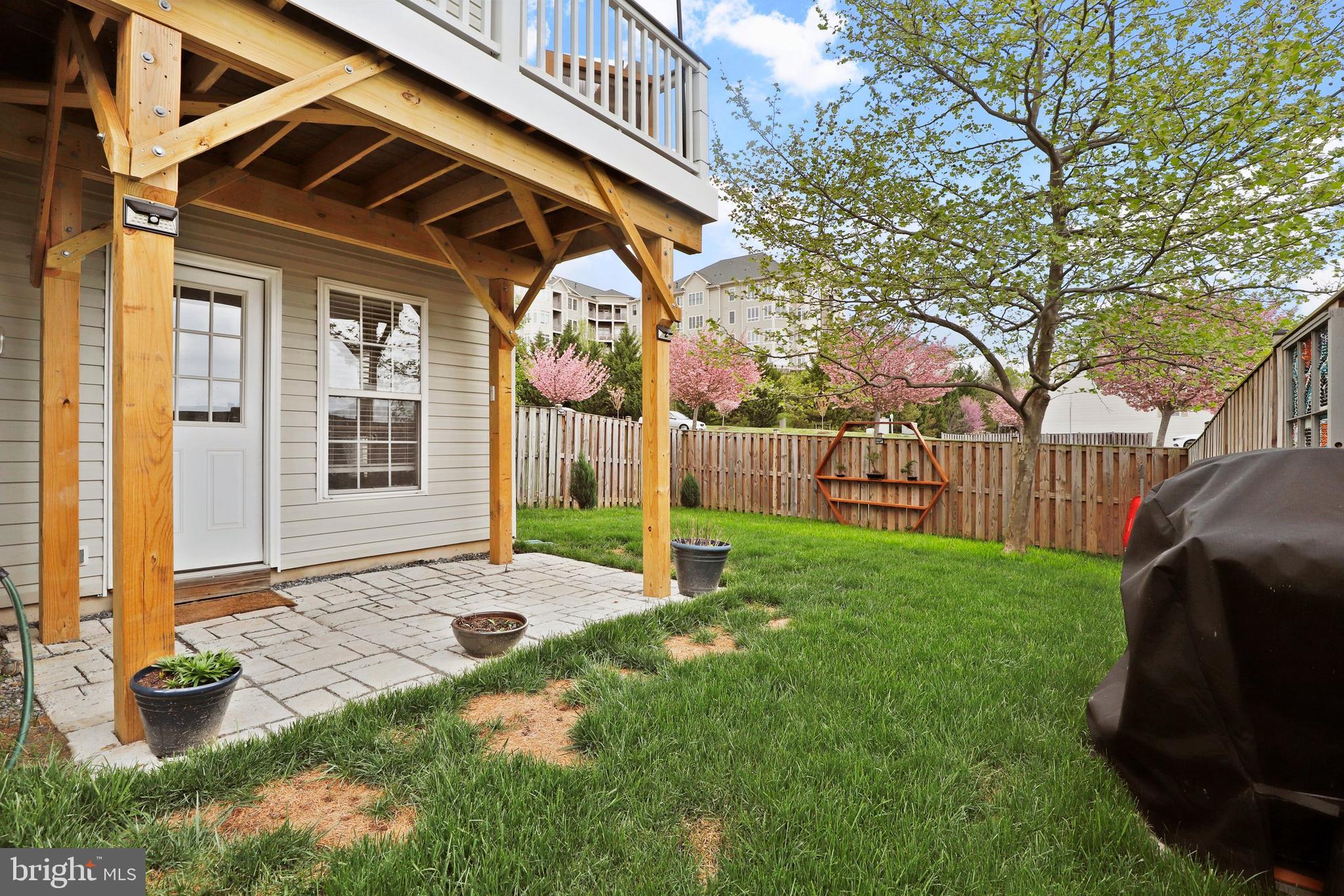 RIVERSIDE STATION - Residential