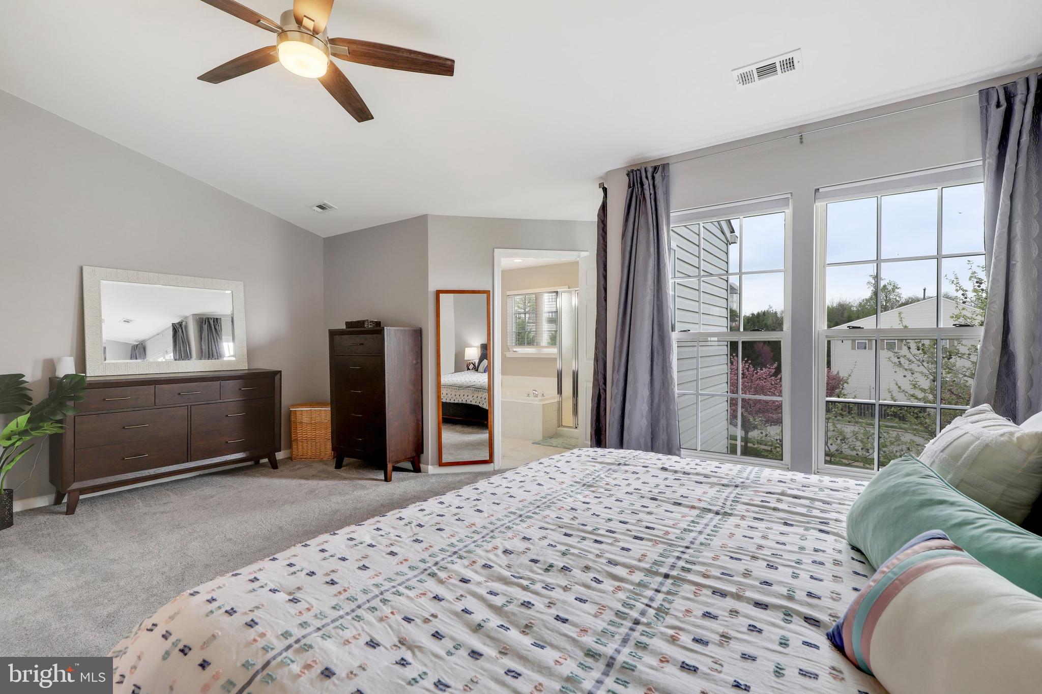 RIVERSIDE STATION - Residential