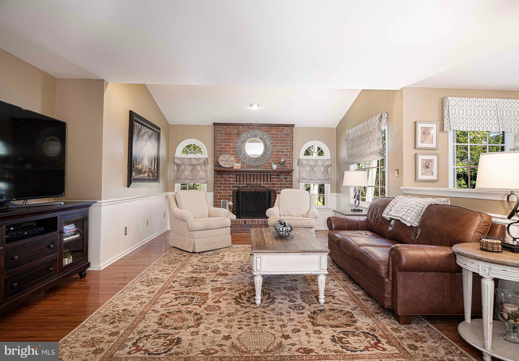 TUDOR MANOR - Residential