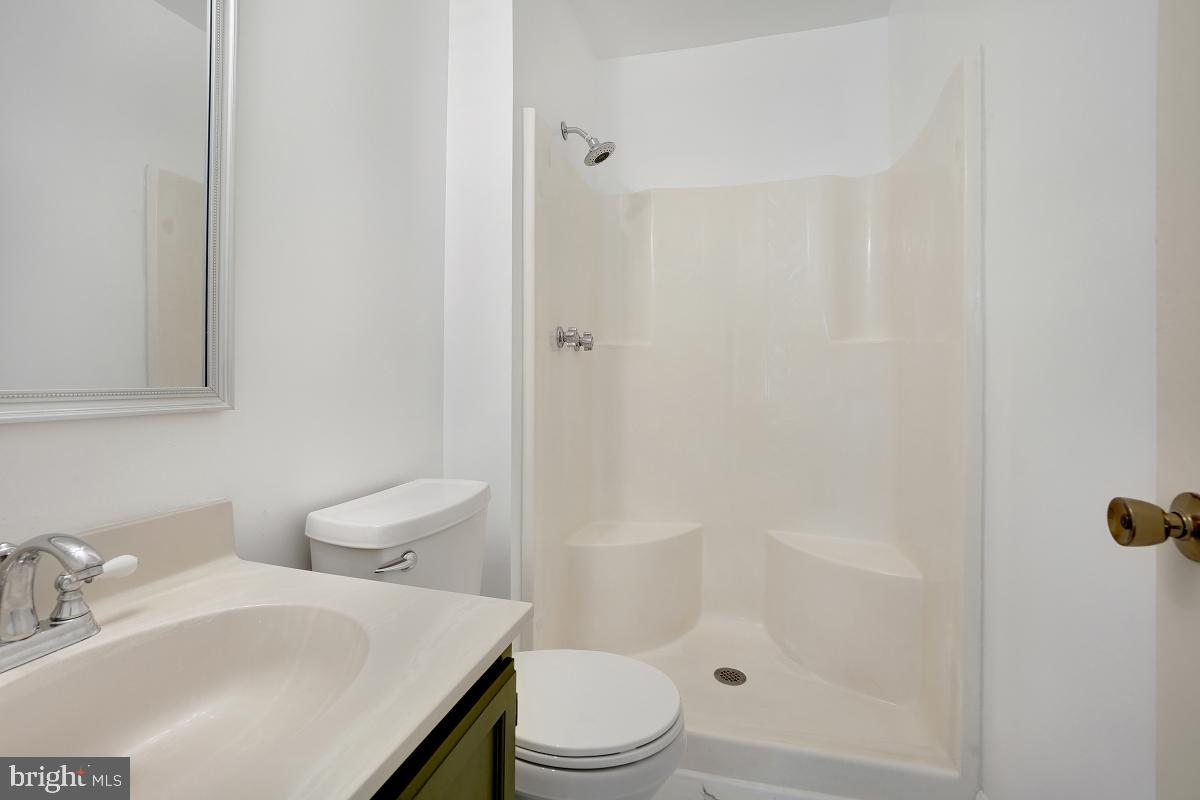 MONTGOMERY KNOLLS - Residential