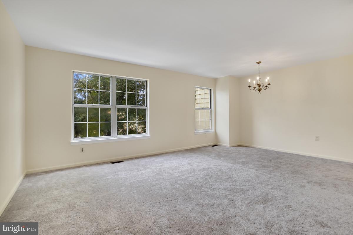 MONTGOMERY KNOLLS - Residential