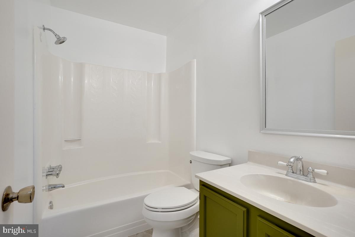 MONTGOMERY KNOLLS - Residential