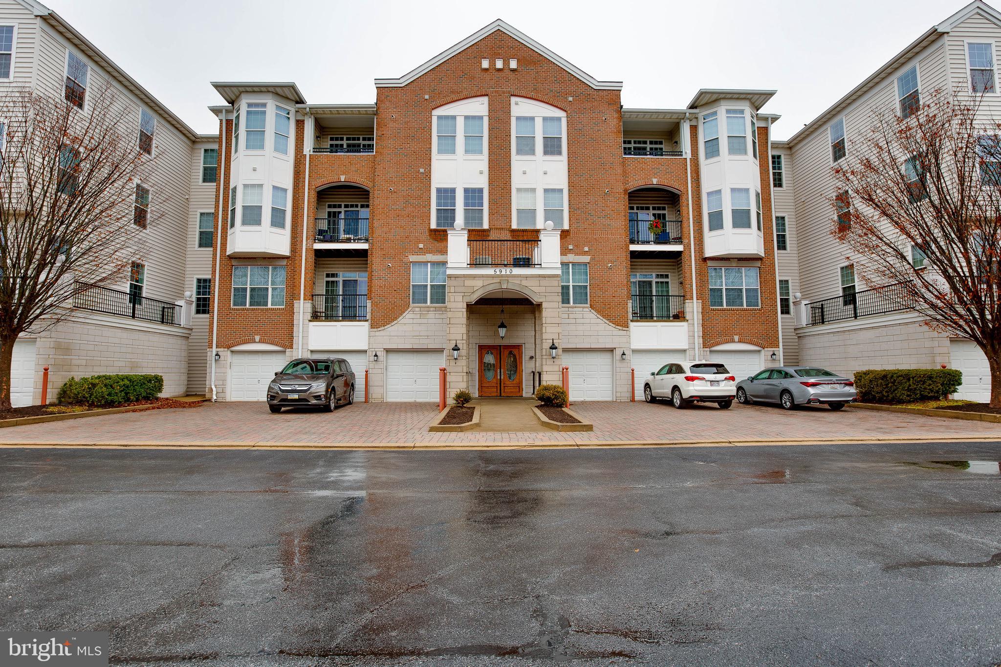 This remarkable top floor penthouse end unit is the largest in the building! Enjoy this spacious renovated 3 bedroom 2 full bath penthouse condo. Brand new systemically designed engineered wood flooring through out home! This is the only unit in this complex that offers added closets and extra space! Kitchen features breakfast bar, casual dining, new stainless steel appliances, tiled floor and more. Master bedroom with tray ceiling, walk in closet, attached bath with jacuzzi tub and double vanity. Attached 1 car garage with 2 parking spaces in driveway. (Also available for purchase). Virtual Video Tour Available.