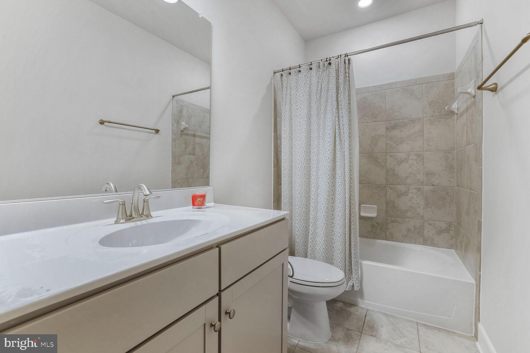 WESTSIDE AT SHADY GROVE - Residential