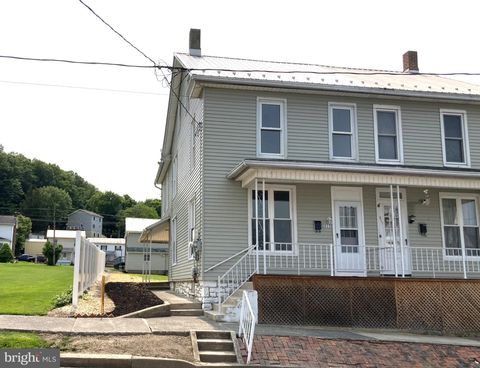 215 N 5TH STREET NEWPORT PA 17074