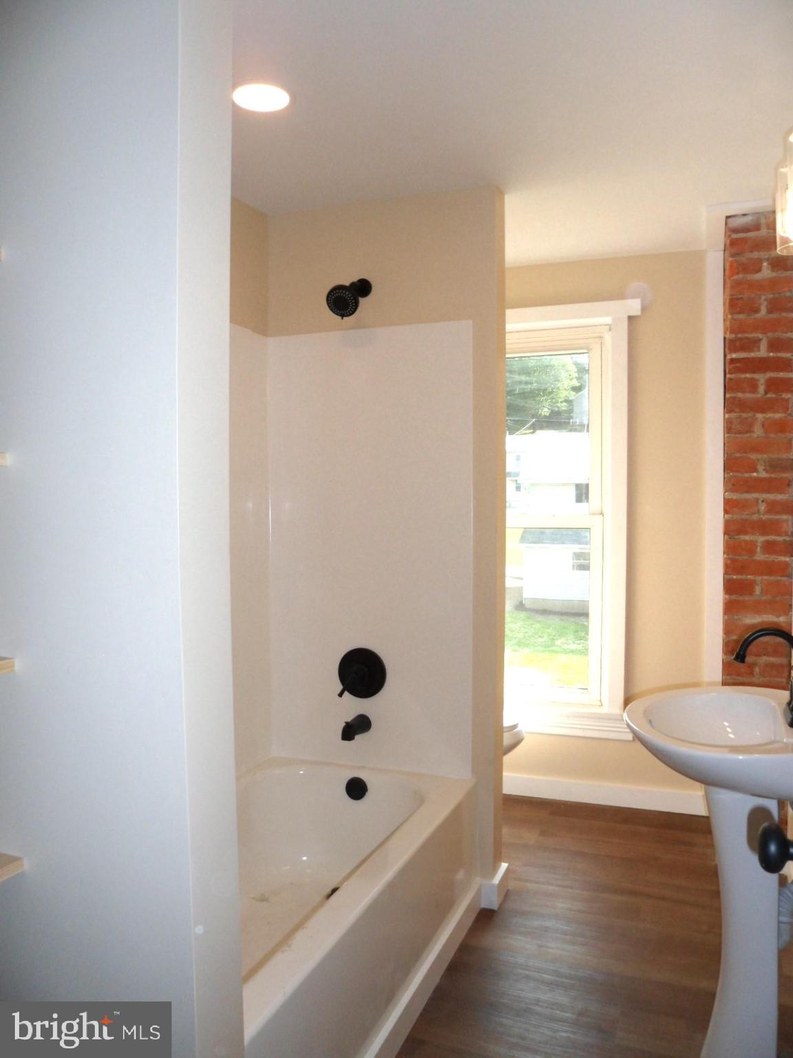 NEWPORT - Residential