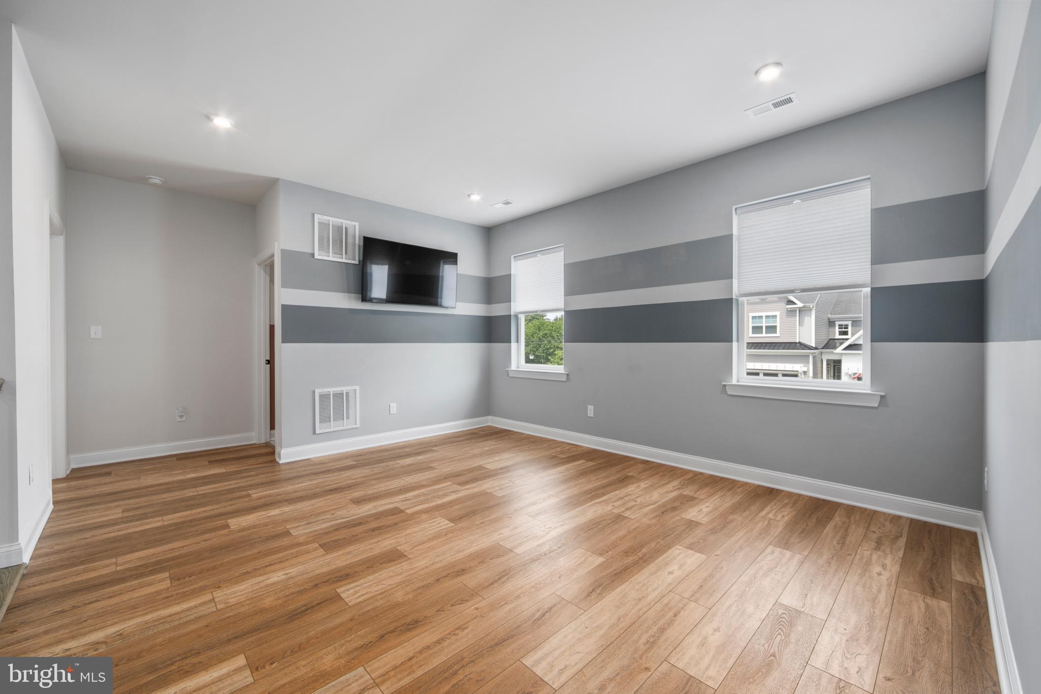 MEDFORD RUN - Residential