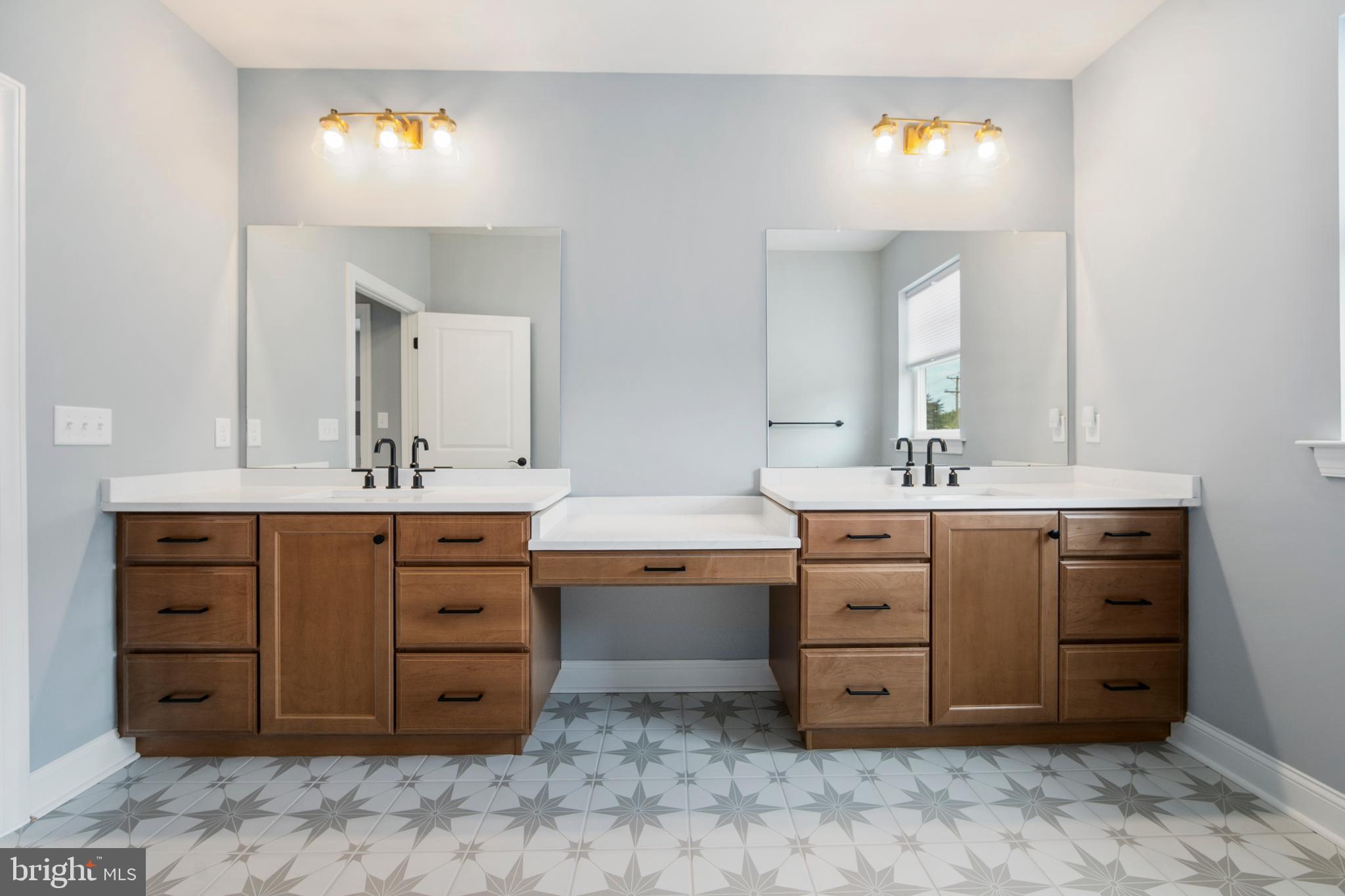 MEDFORD RUN - Residential