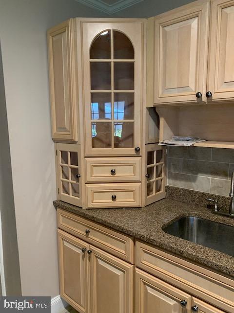 HOLLAND HILL - Residential