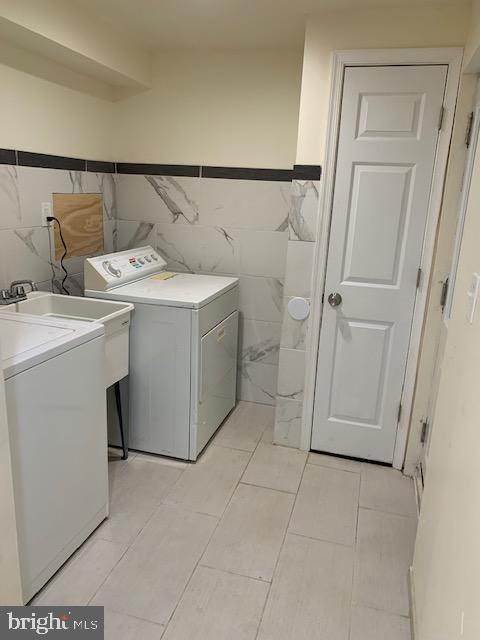 HOLLAND HILL - Residential