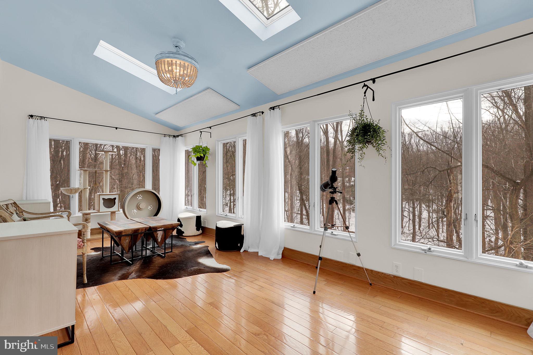 HARLOW - Residential