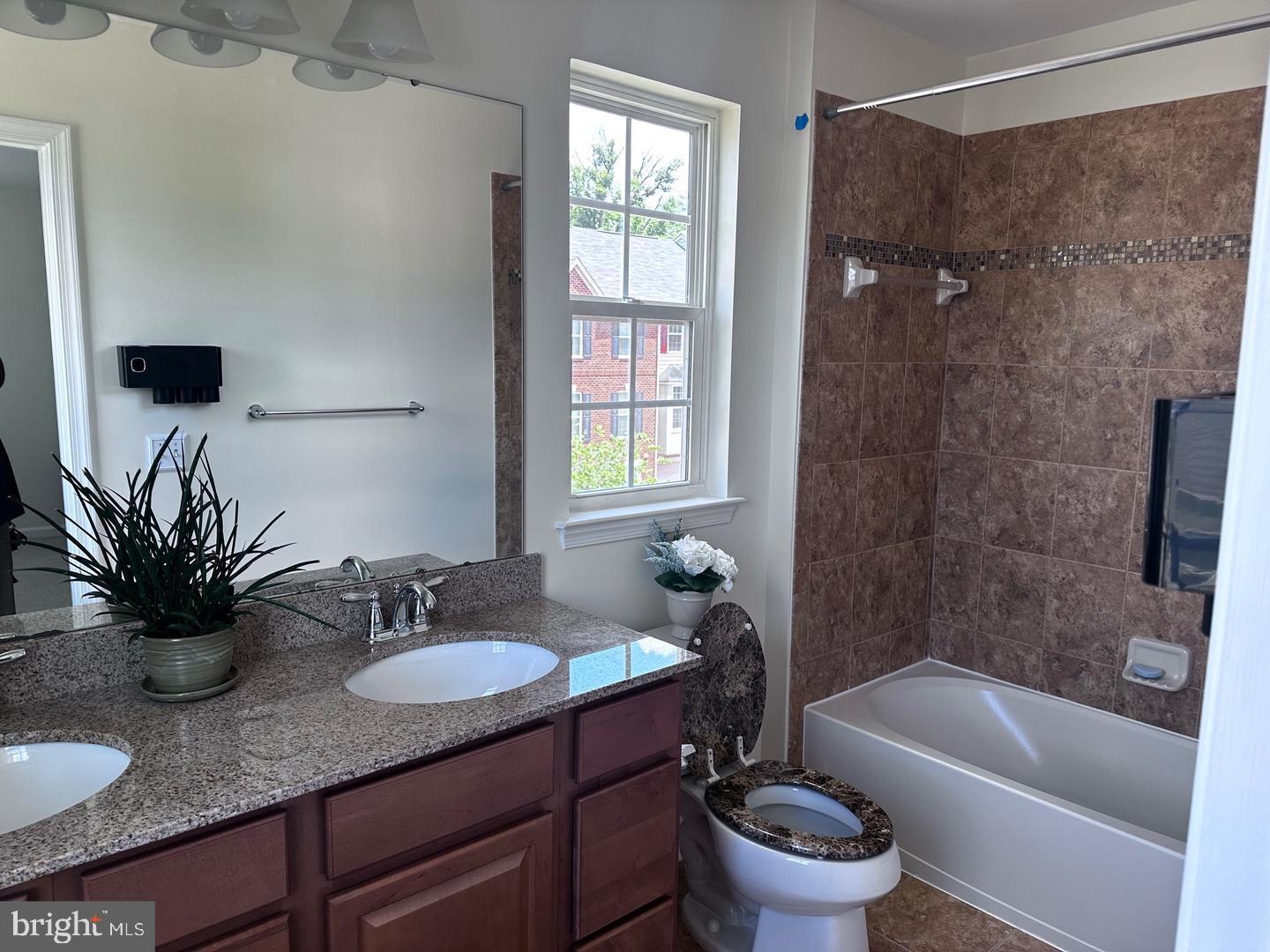 313 BRENTON ROAD 40