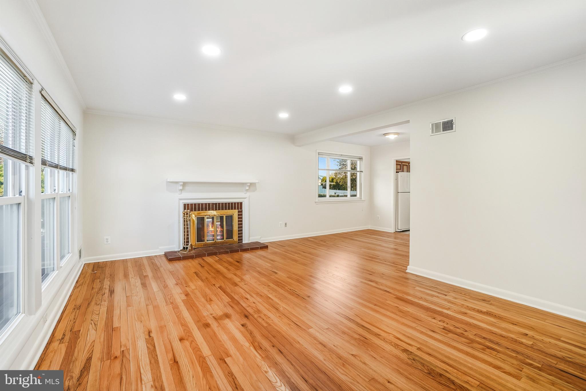 509 UNIVERSITY BOULEVARD W