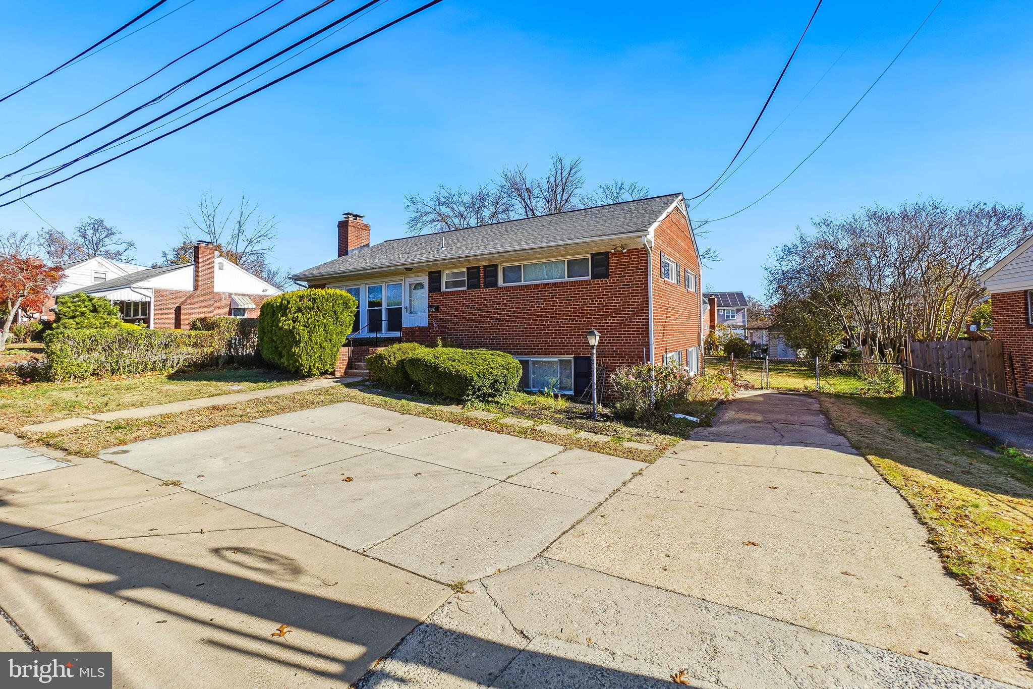 509 UNIVERSITY BOULEVARD W