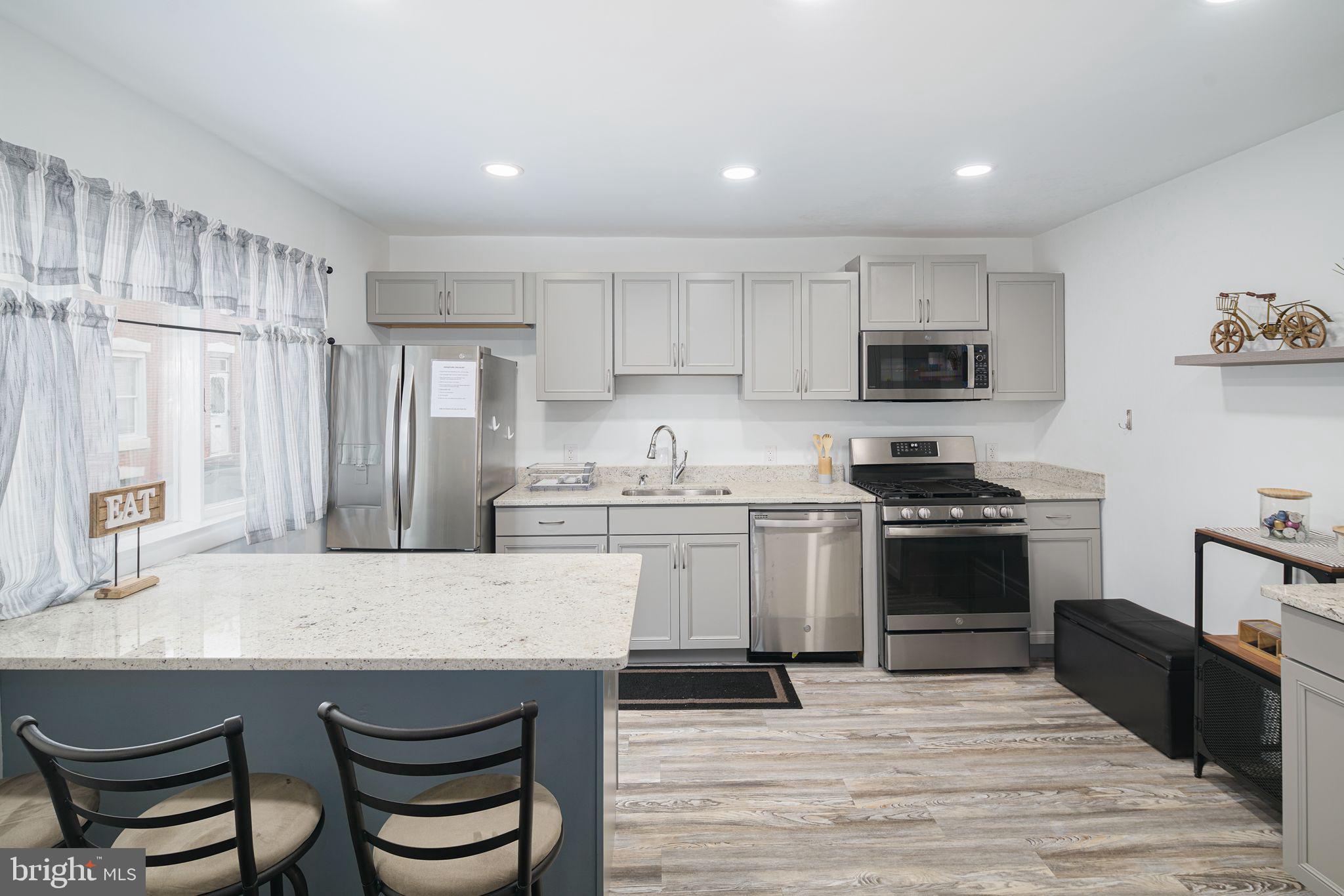 PORT RICHMOND - Residential