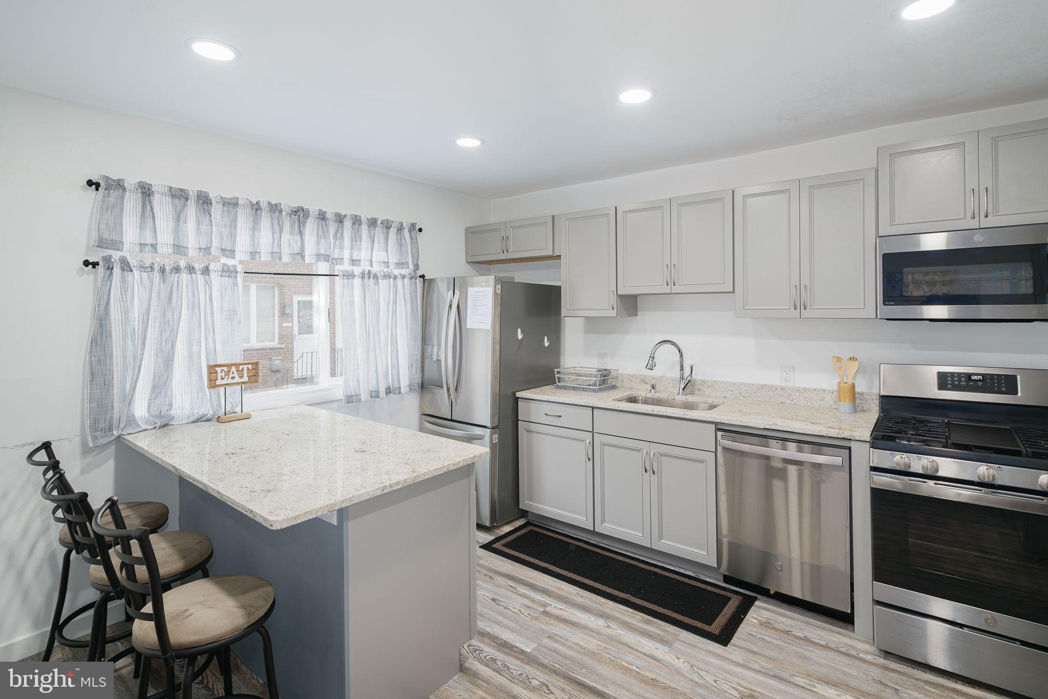 PORT RICHMOND - Residential