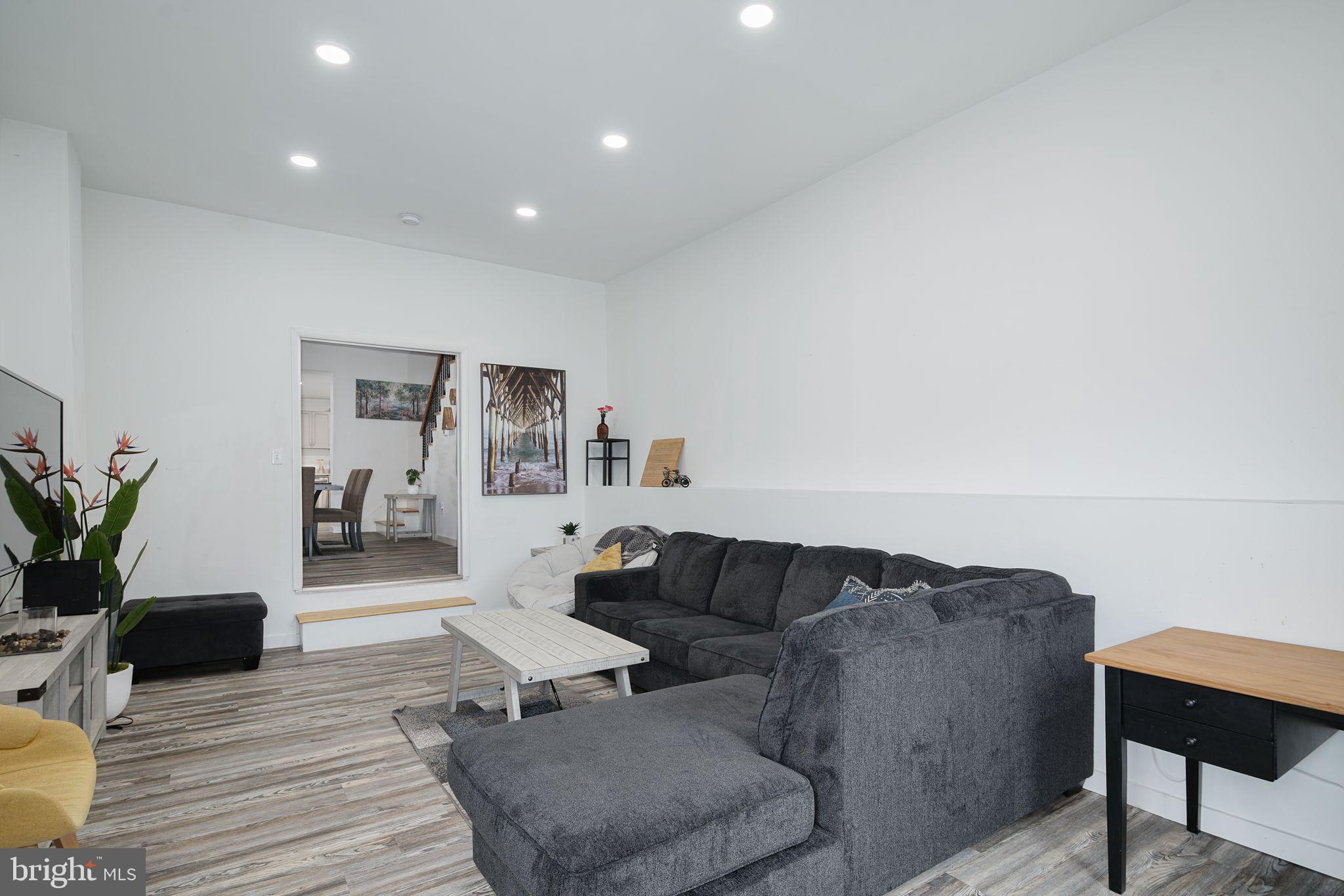 PORT RICHMOND - Residential