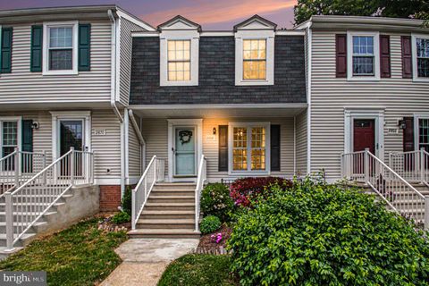 Photo of 2868 Burgundy Place, WOODBRIDGE, VA 22192 (MLS # VAPW2118234)