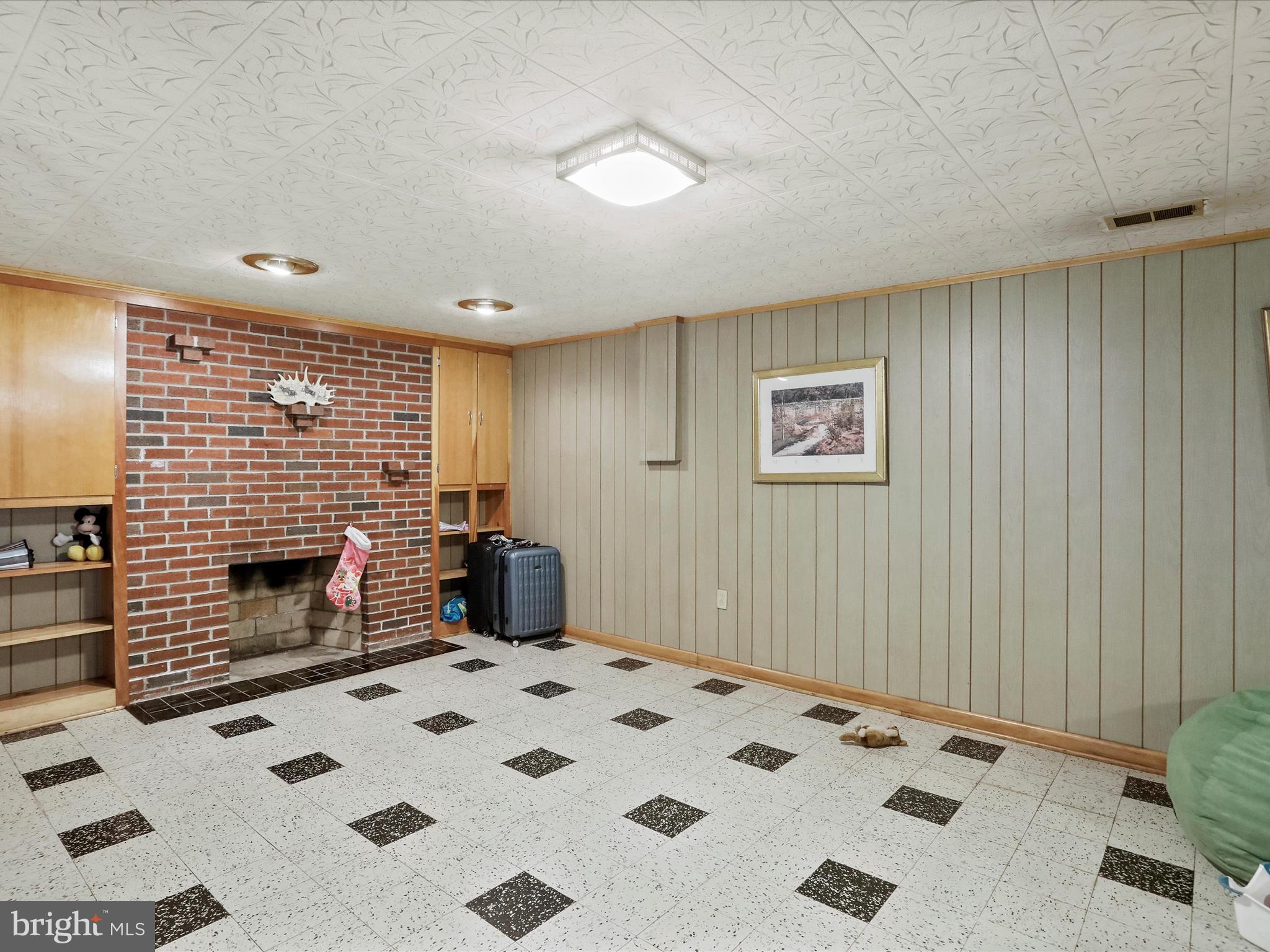 HALFWAY - Residential